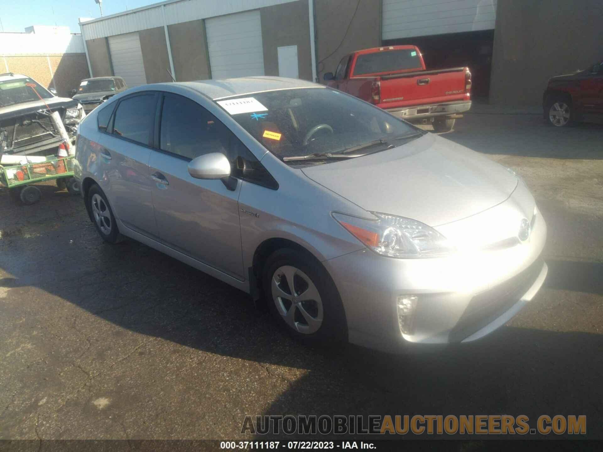 JTDKN3DU9F1877078 TOYOTA PRIUS 2015