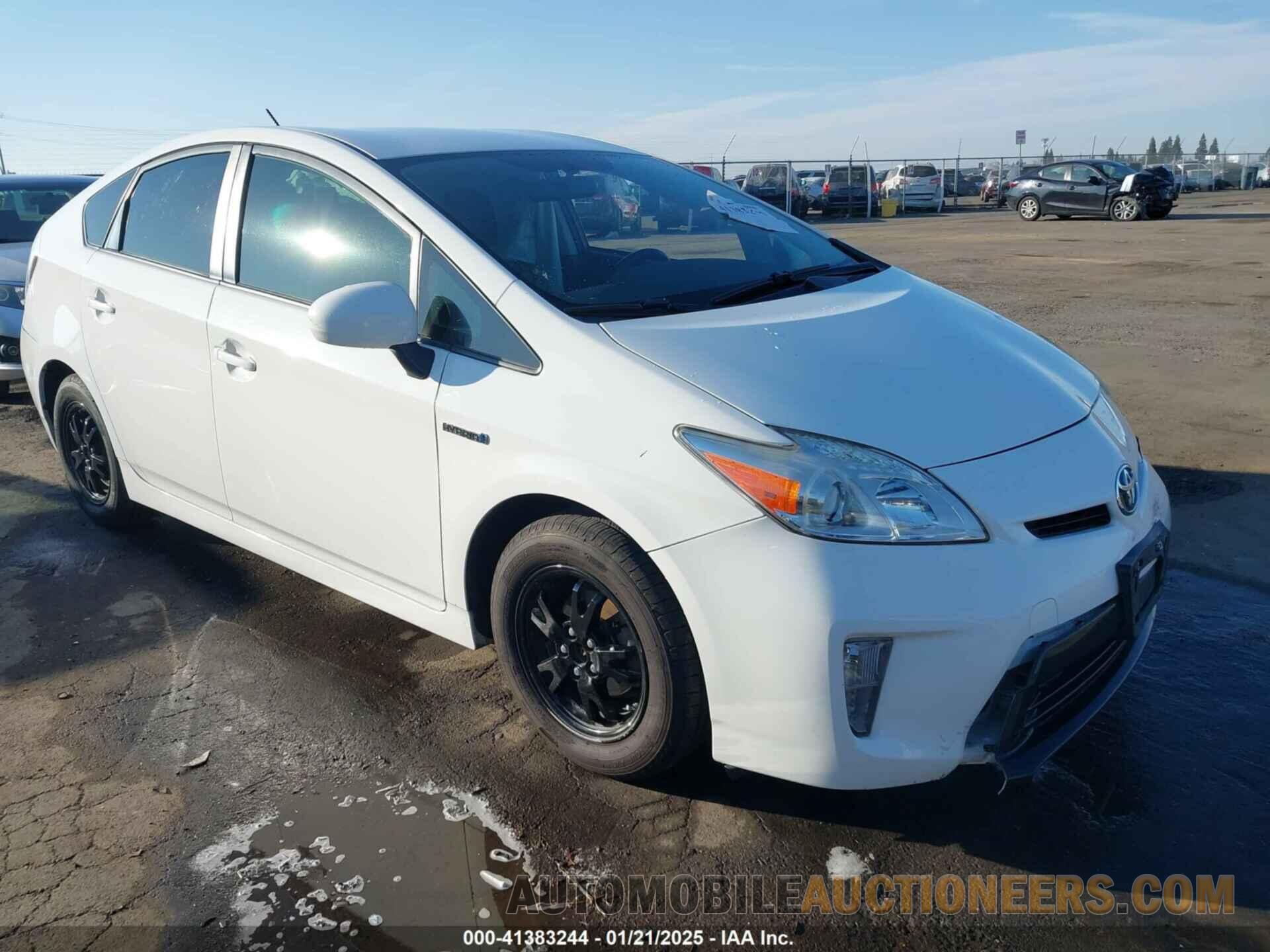 JTDKN3DU9F1901461 TOYOTA PRIUS 2015