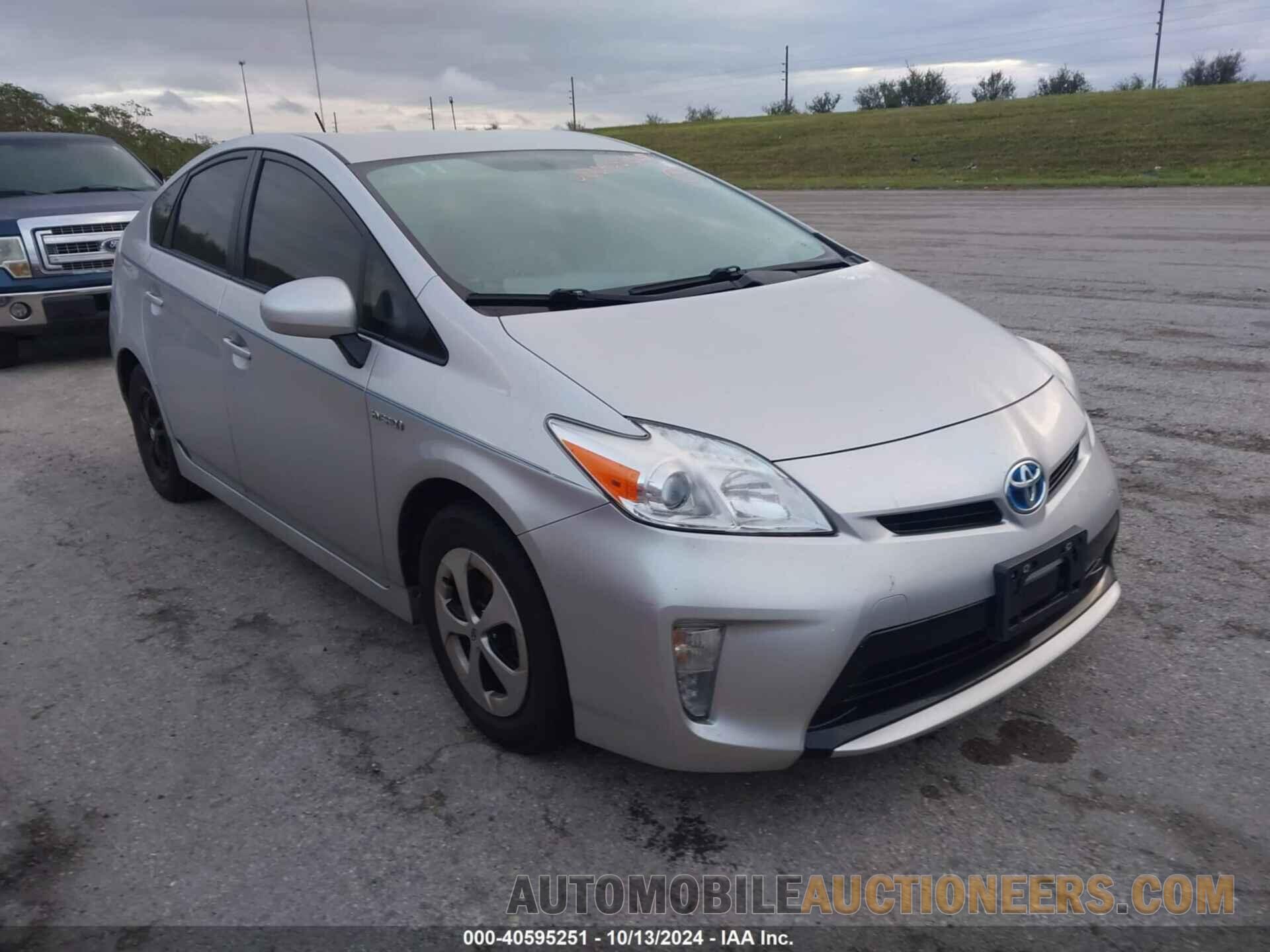 JTDKN3DU9F1902089 TOYOTA PRIUS 2015