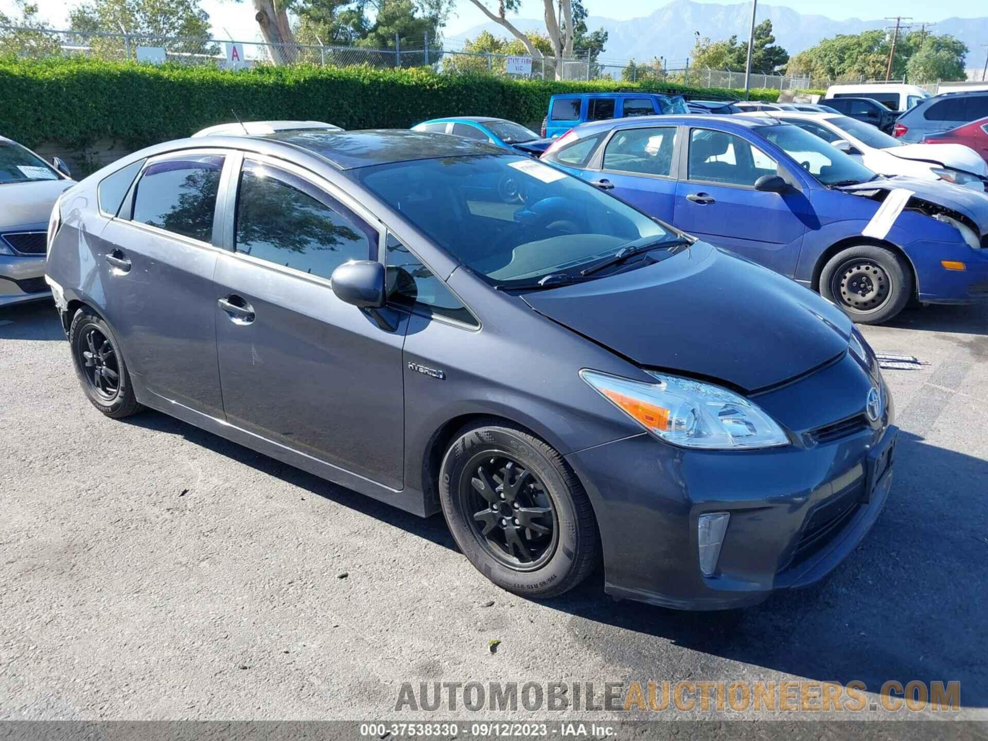 JTDKN3DU9F1925887 TOYOTA PRIUS 2015