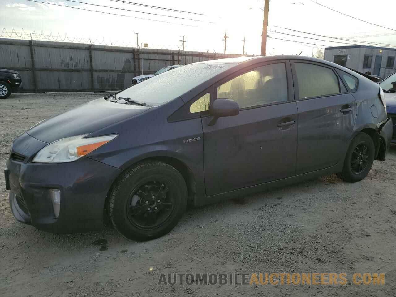 JTDKN3DU9F1949073 TOYOTA PRIUS 2015