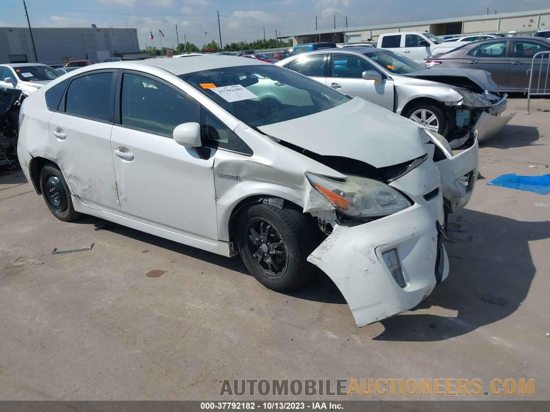 JTDKN3DU9F1990853 TOYOTA PRIUS 2015