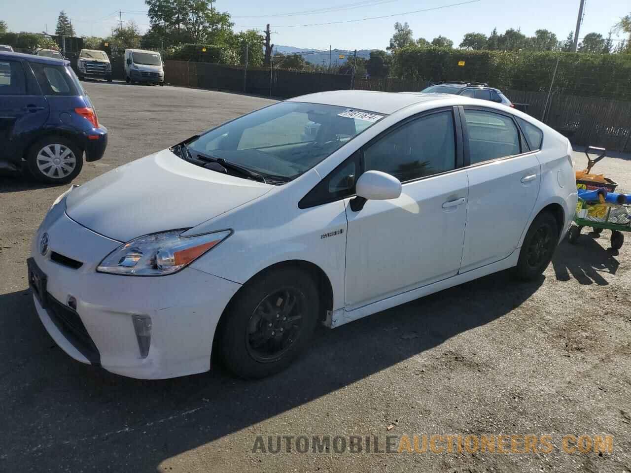 JTDKN3DUXF0404327 TOYOTA PRIUS 2015