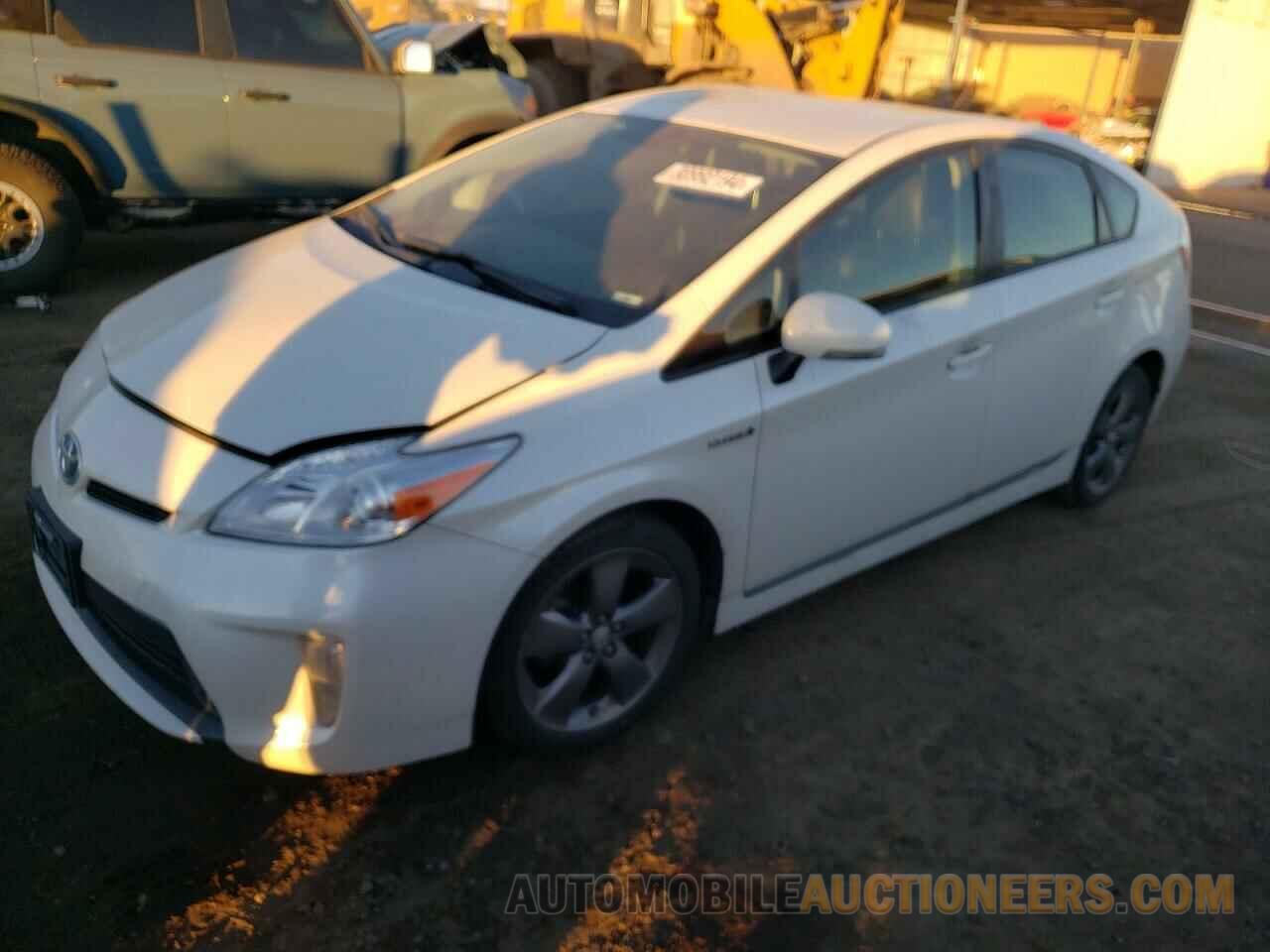 JTDKN3DUXF0405171 TOYOTA PRIUS 2015