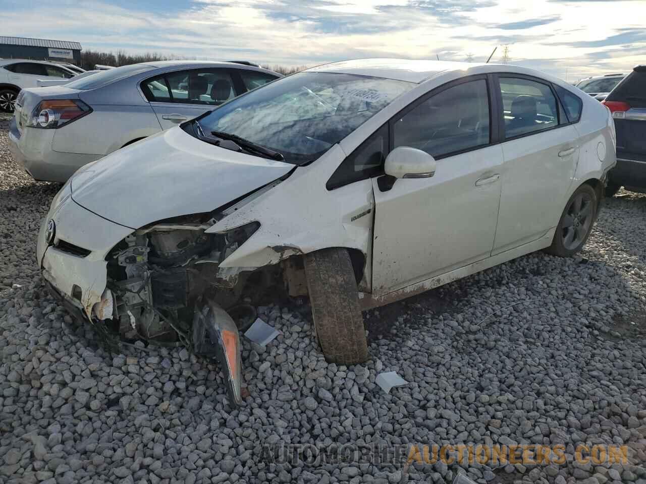 JTDKN3DUXF0424772 TOYOTA PRIUS 2015