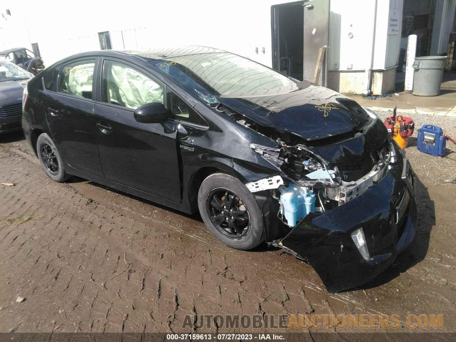 JTDKN3DUXF0437814 TOYOTA PRIUS 2015