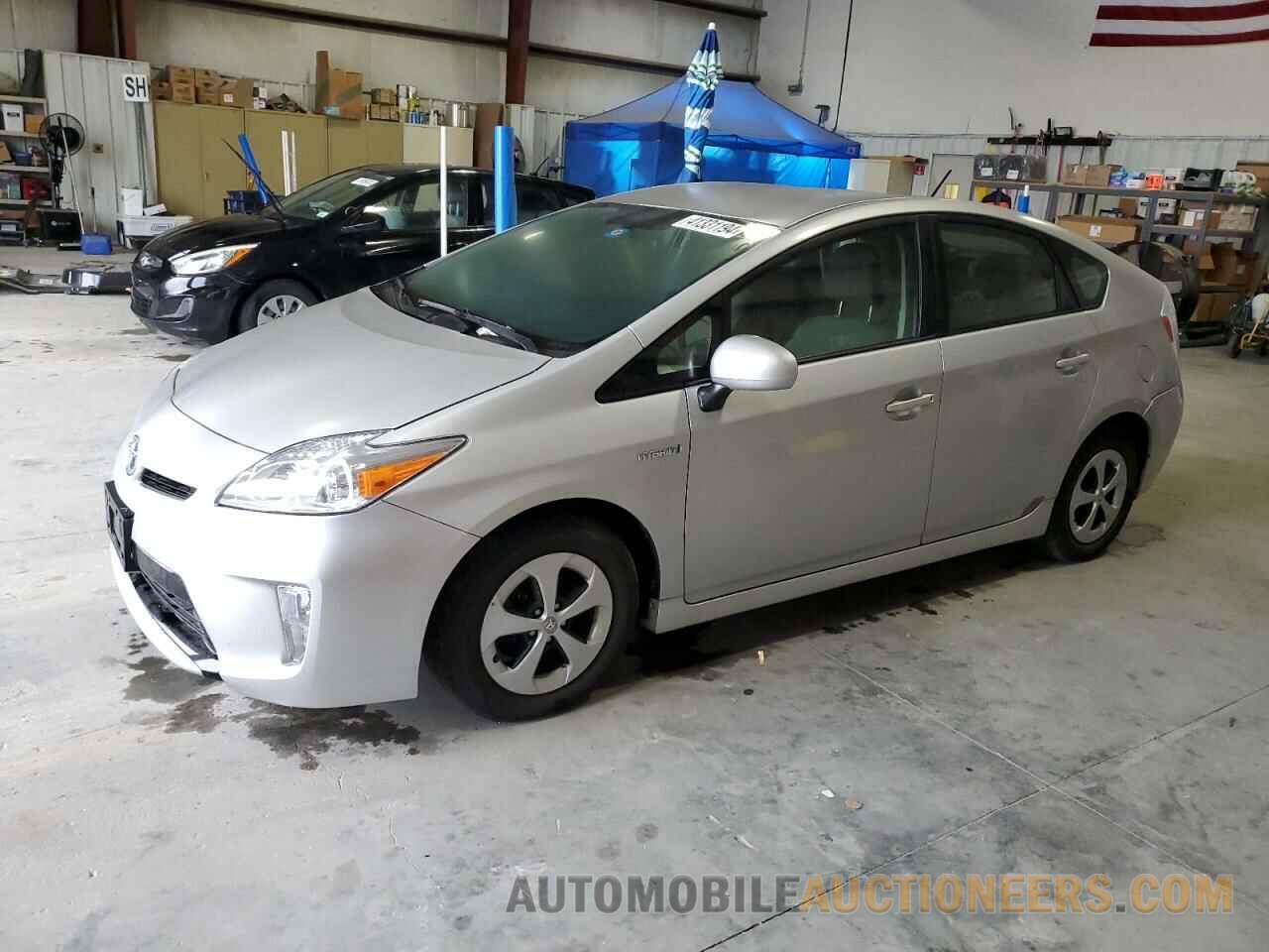 JTDKN3DUXF0438445 TOYOTA PRIUS 2015