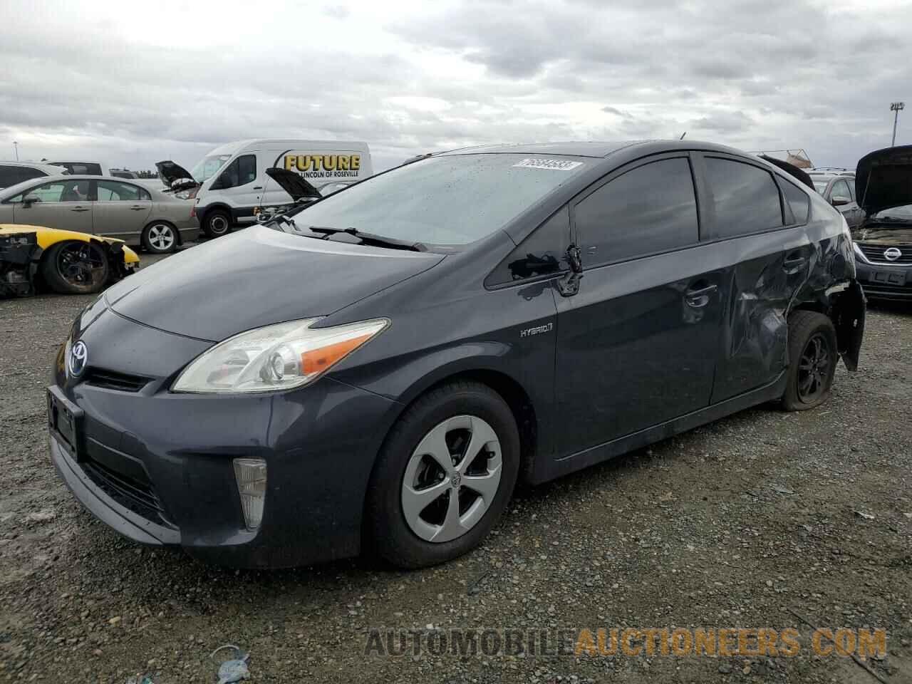 JTDKN3DUXF0455715 TOYOTA PRIUS 2015