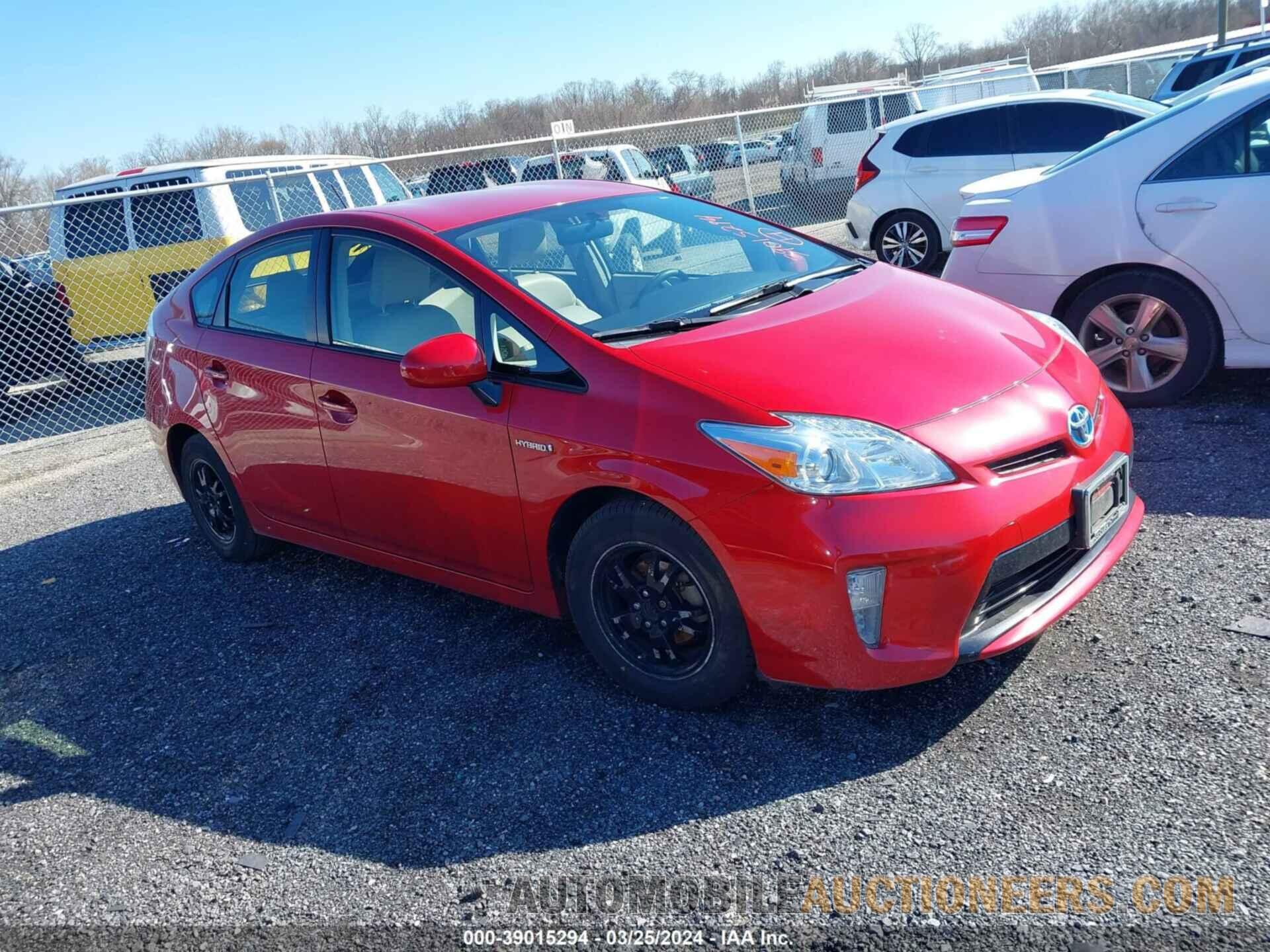 JTDKN3DUXF0470523 TOYOTA PRIUS 2015