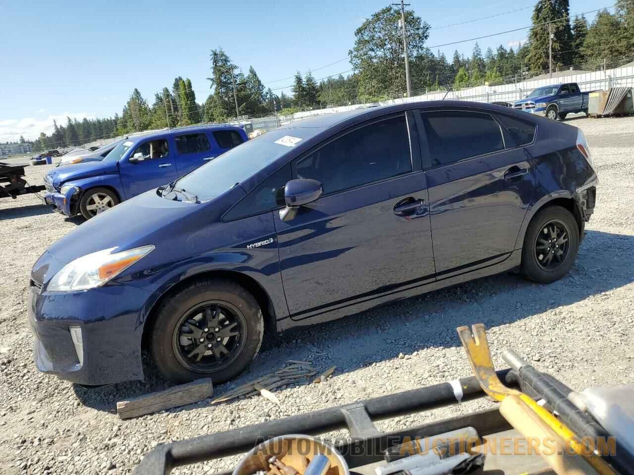 JTDKN3DUXF0472840 TOYOTA PRIUS 2015