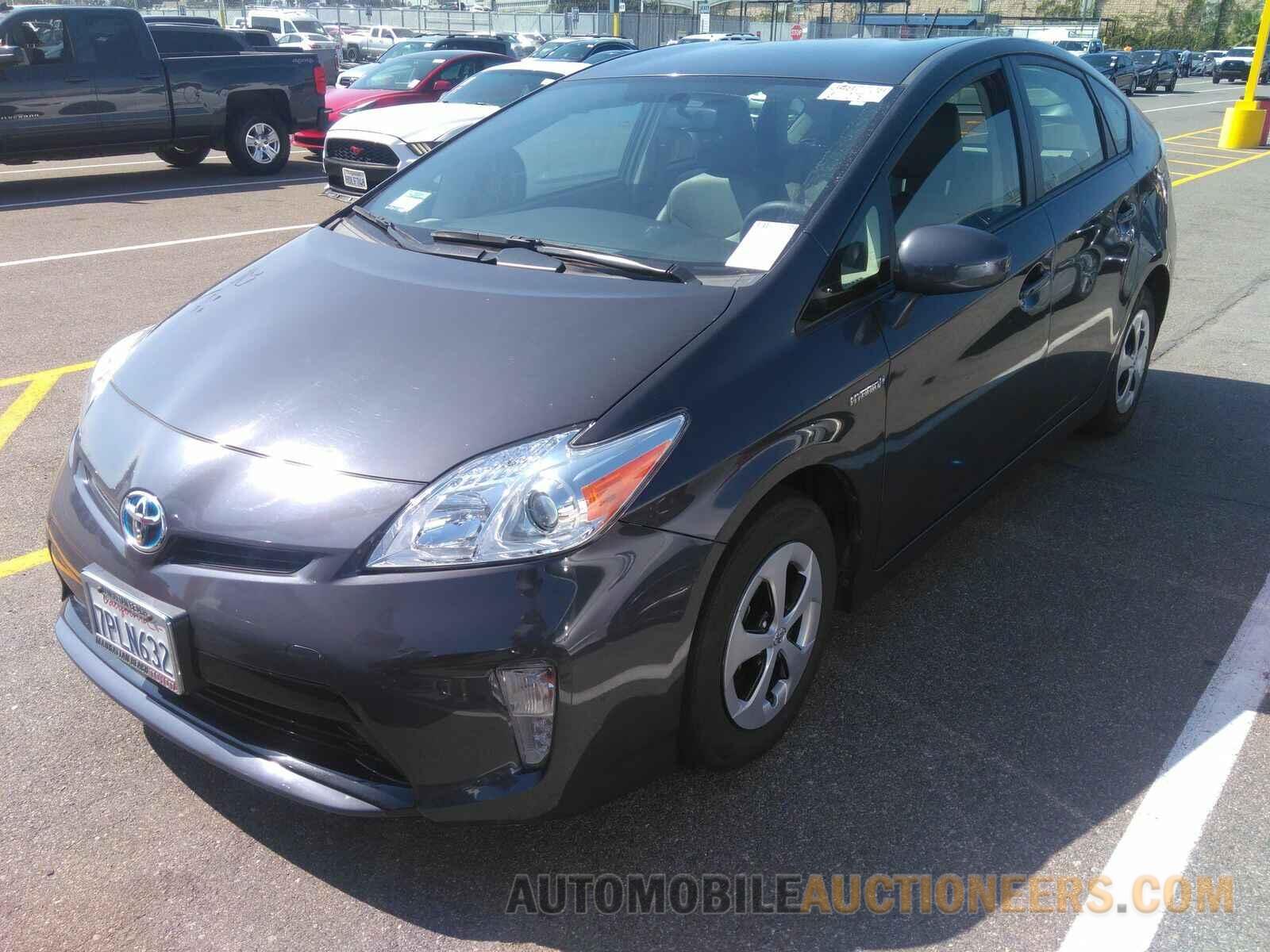 JTDKN3DUXF0474684 Toyota Prius 2015