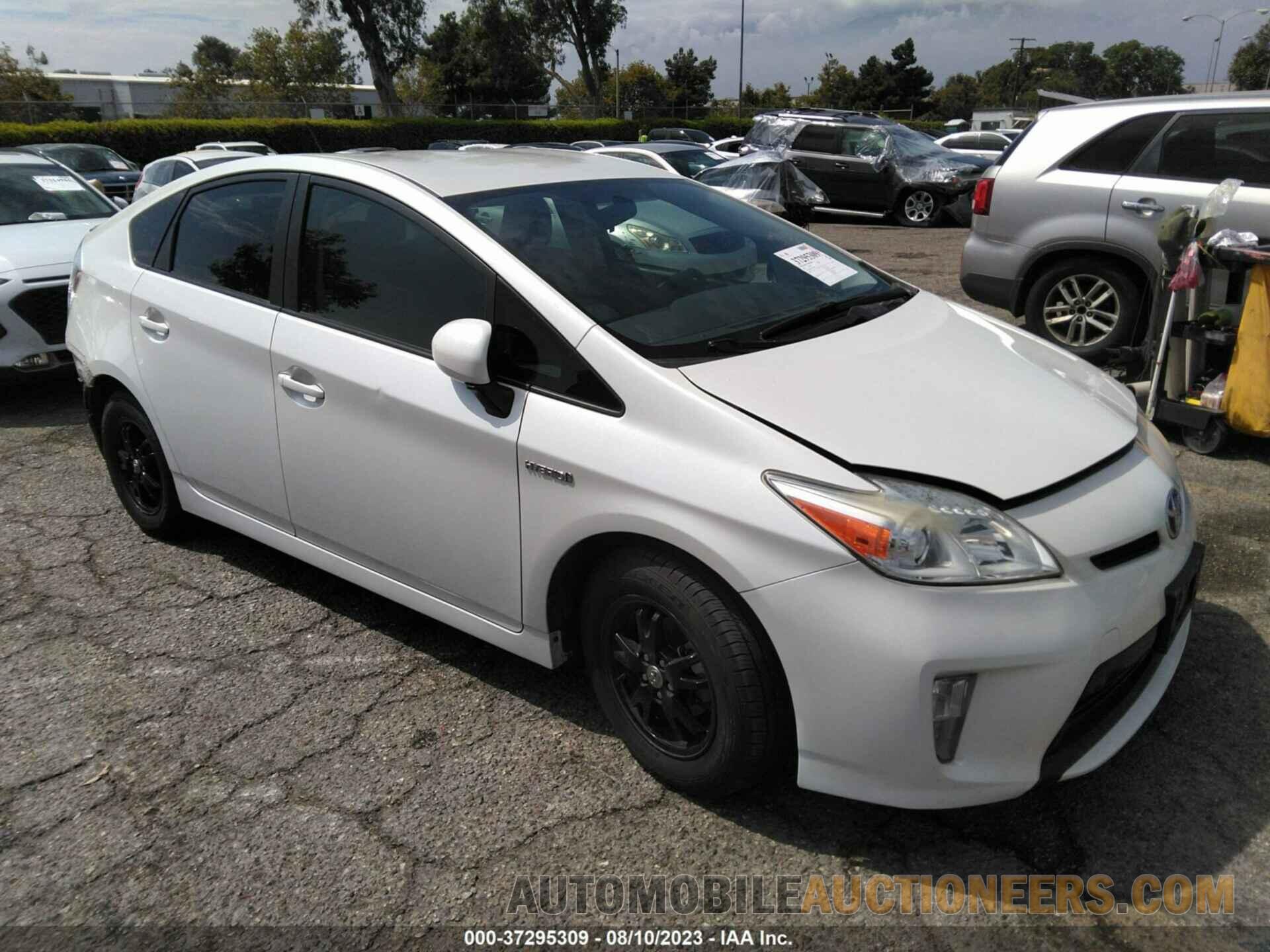 JTDKN3DUXF0476810 TOYOTA PRIUS 2015