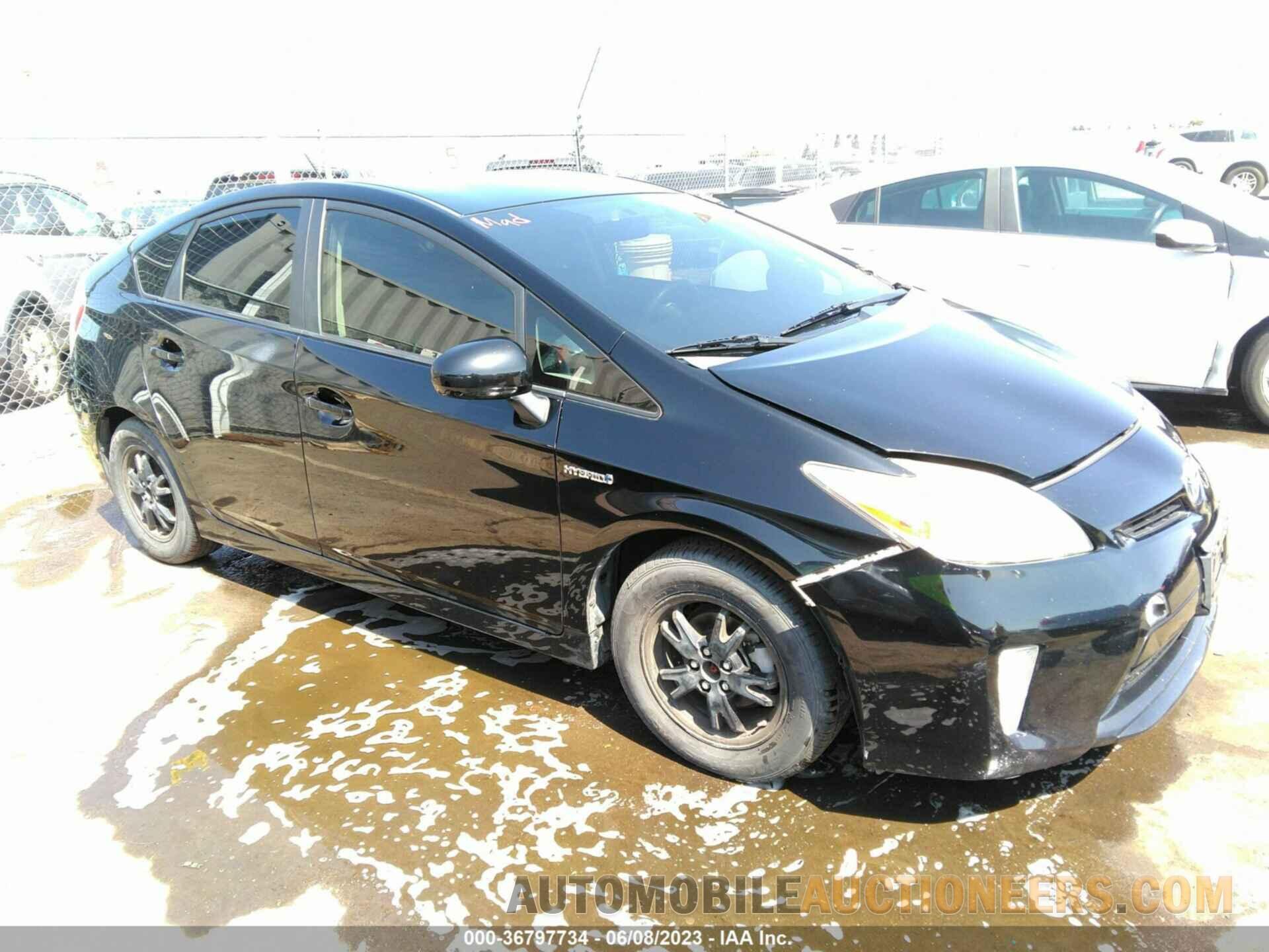 JTDKN3DUXF1873749 TOYOTA PRIUS 2015