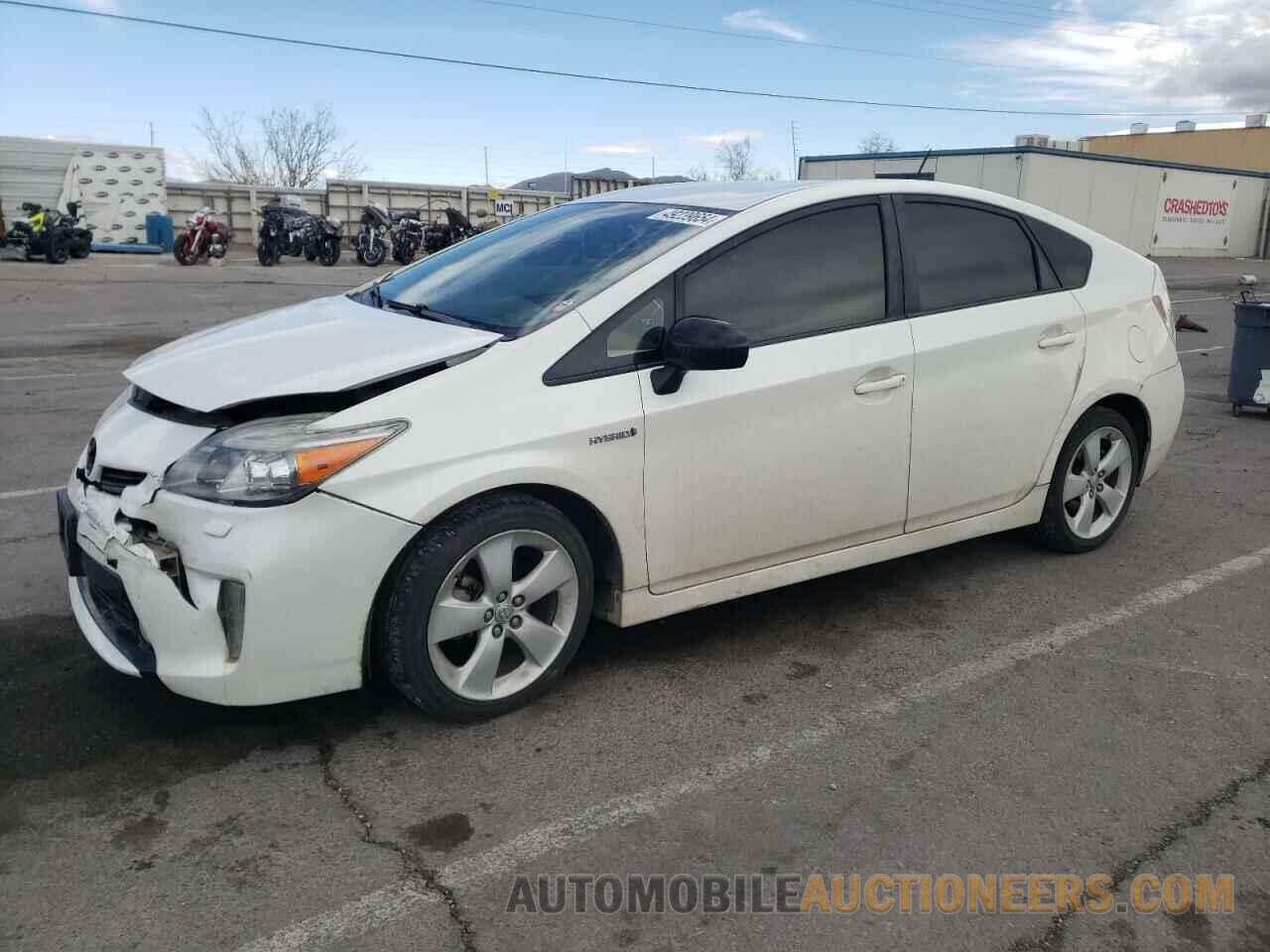 JTDKN3DUXF1887988 TOYOTA PRIUS 2015