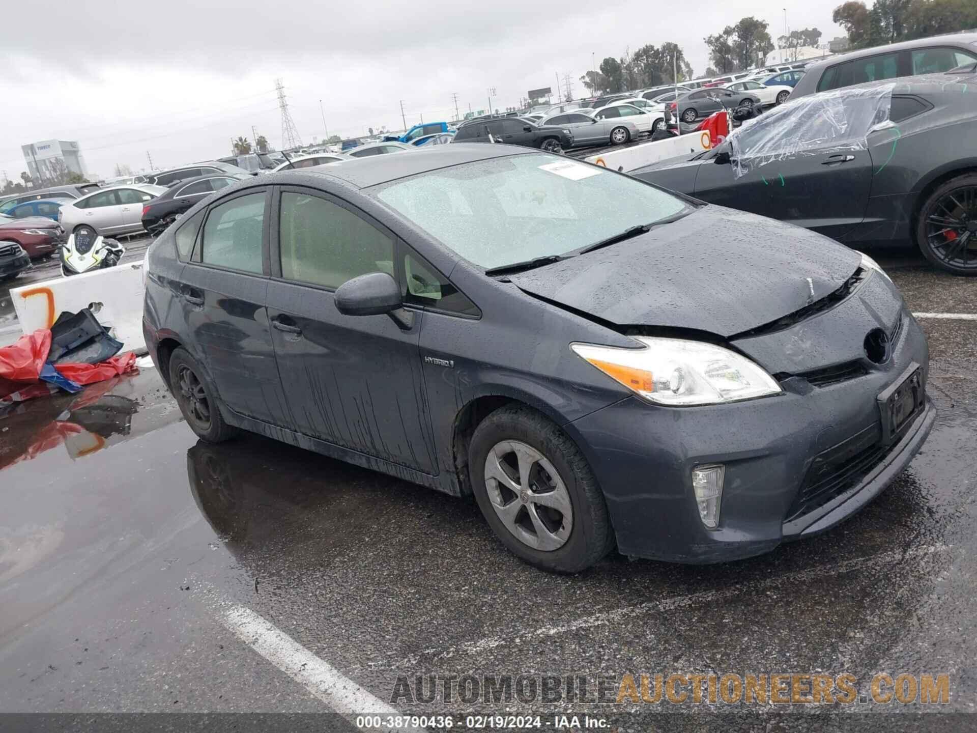 JTDKN3DUXF1894102 TOYOTA PRIUS 2015