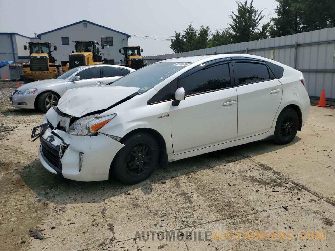 JTDKN3DUXF1894181 TOYOTA PRIUS 2015