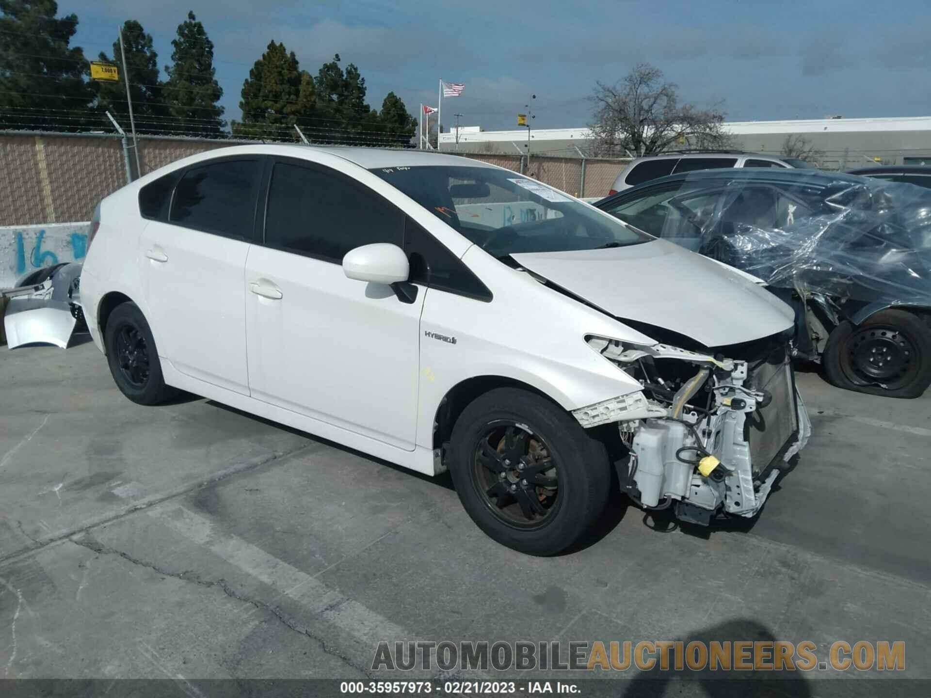 JTDKN3DUXF1898456 TOYOTA PRIUS 2015