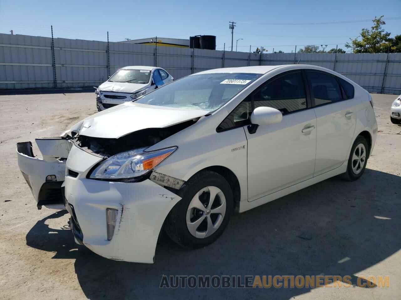 JTDKN3DUXF1903252 TOYOTA PRIUS 2015