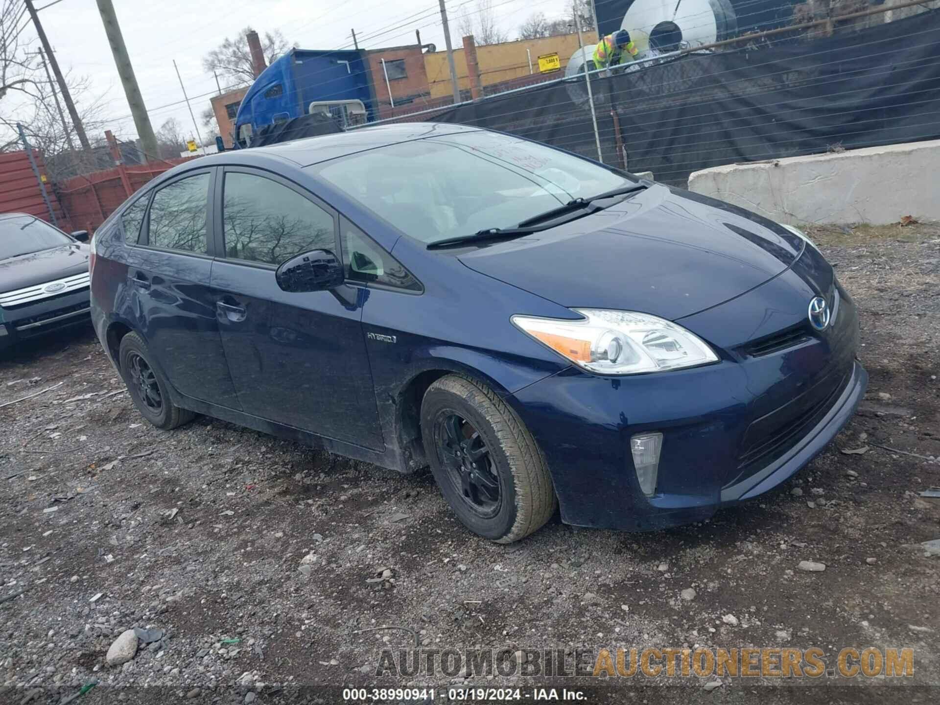 JTDKN3DUXF1913800 TOYOTA PRIUS 2015