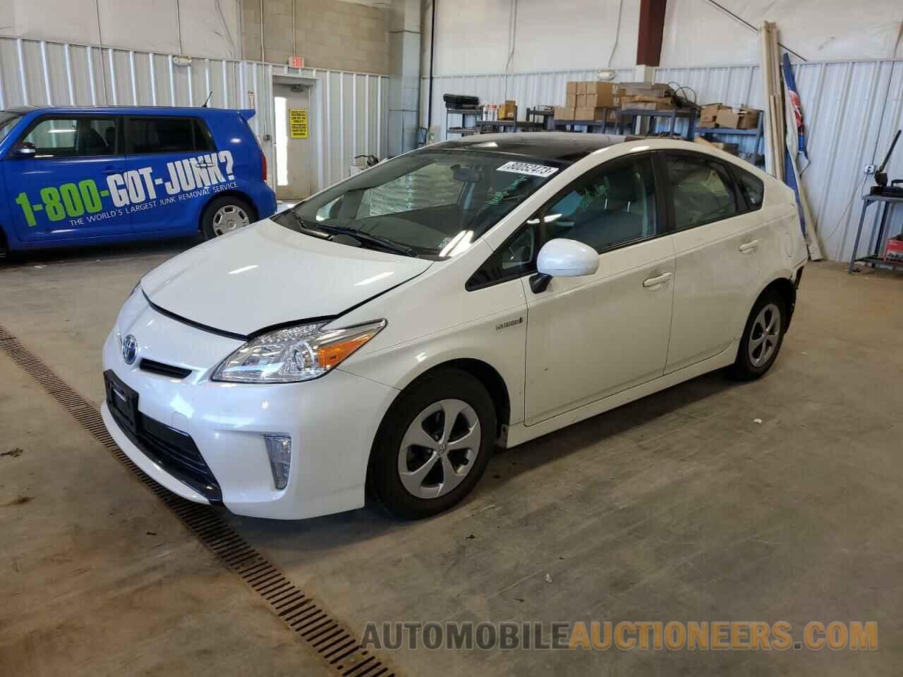 JTDKN3DUXF1915174 TOYOTA PRIUS 2015