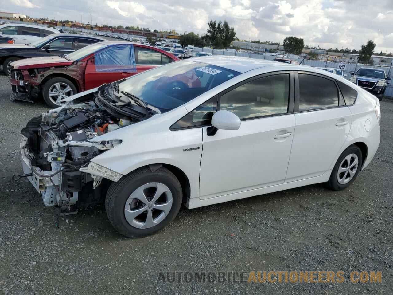 JTDKN3DUXF1926577 TOYOTA PRIUS 2015