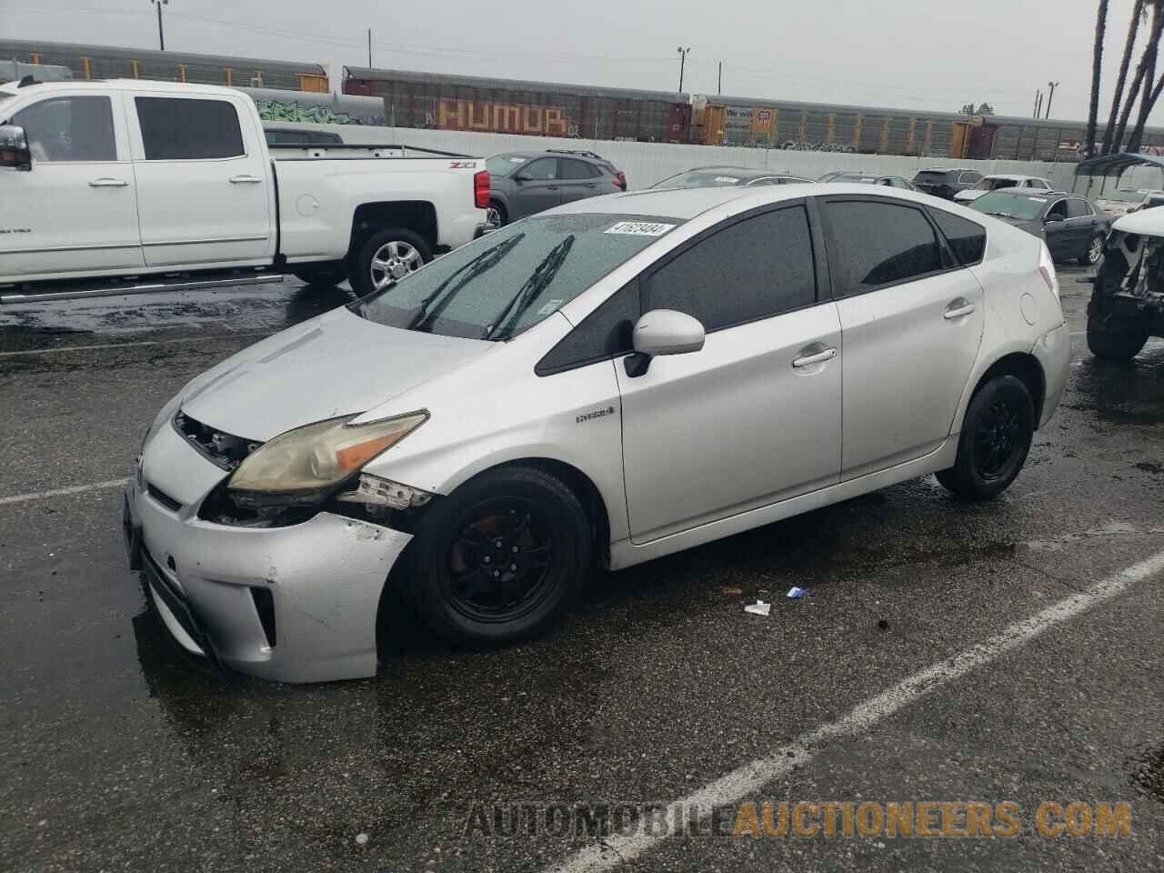 JTDKN3DUXF1927051 TOYOTA PRIUS 2015