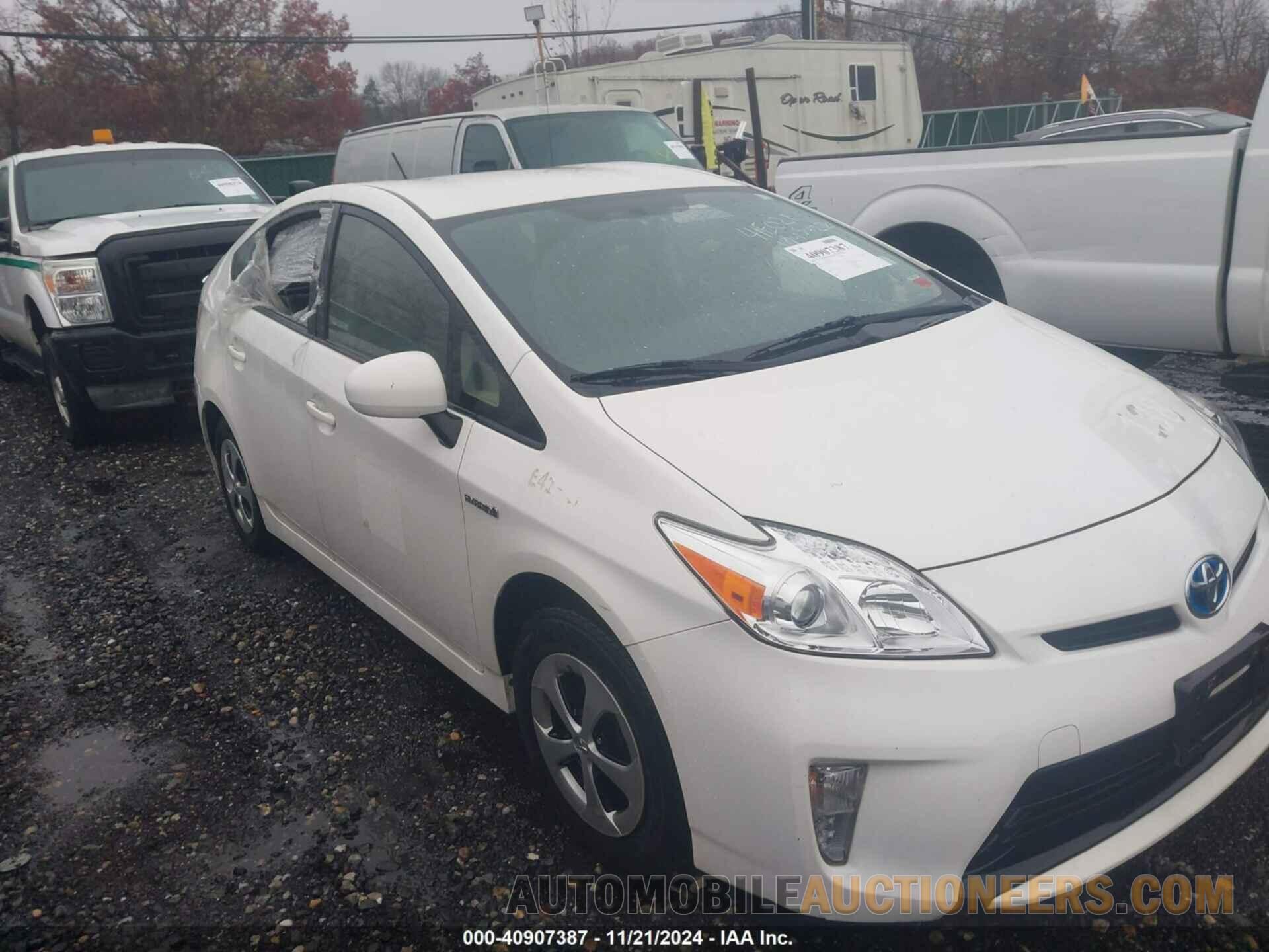 JTDKN3DUXF1945422 TOYOTA PRIUS 2015