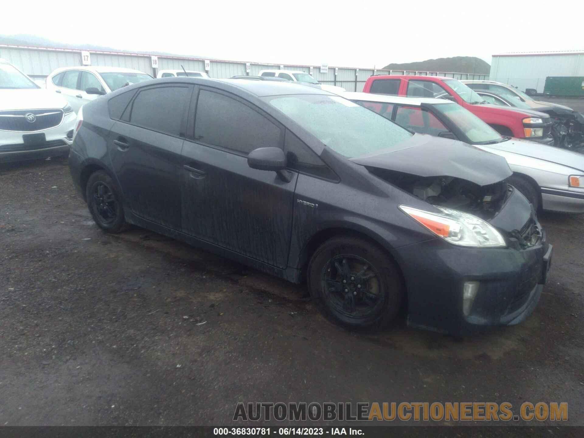 JTDKN3DUXF1983863 TOYOTA PRIUS 2015