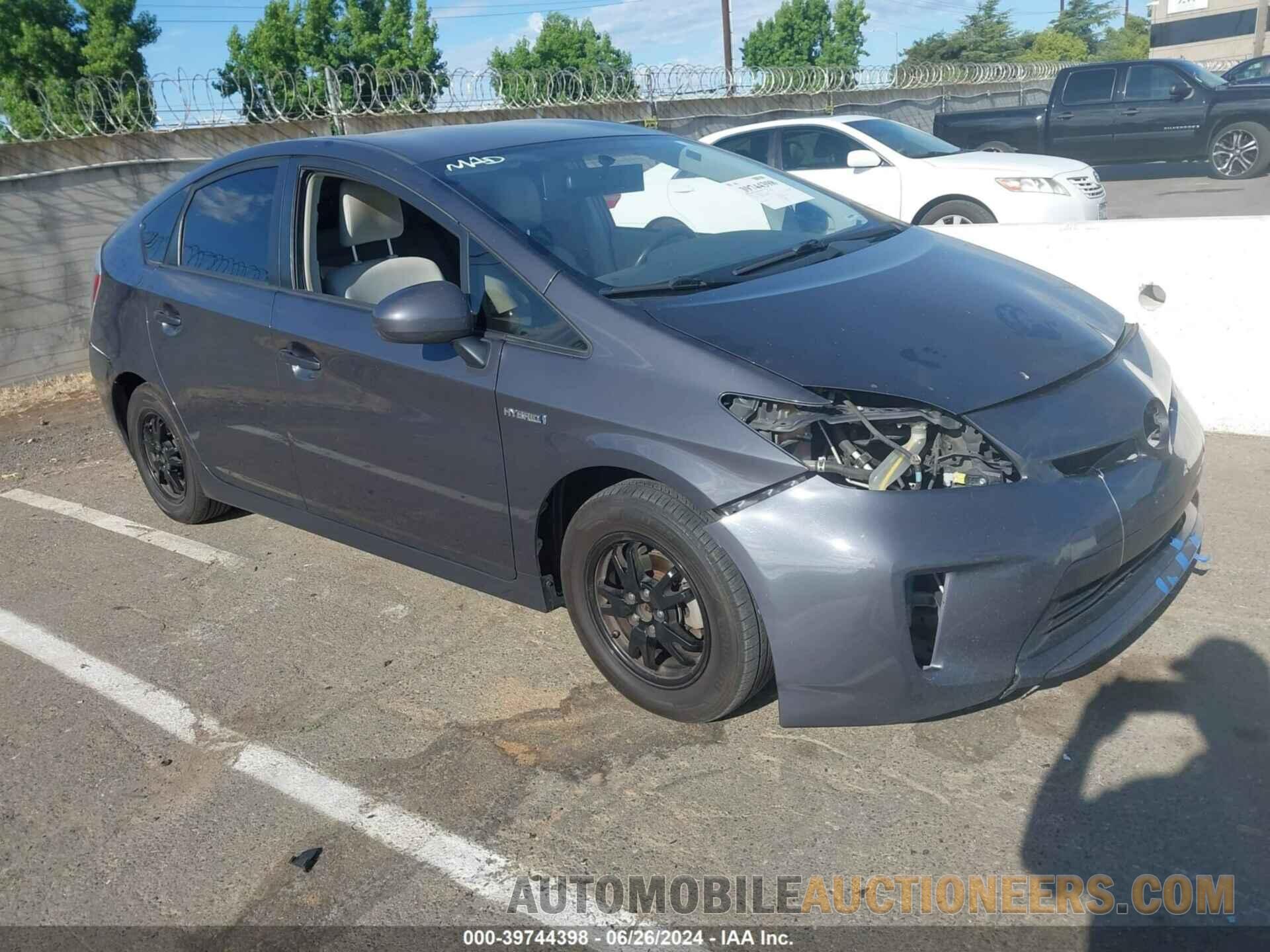 JTDKN3DUXF1992871 TOYOTA PRIUS 2015