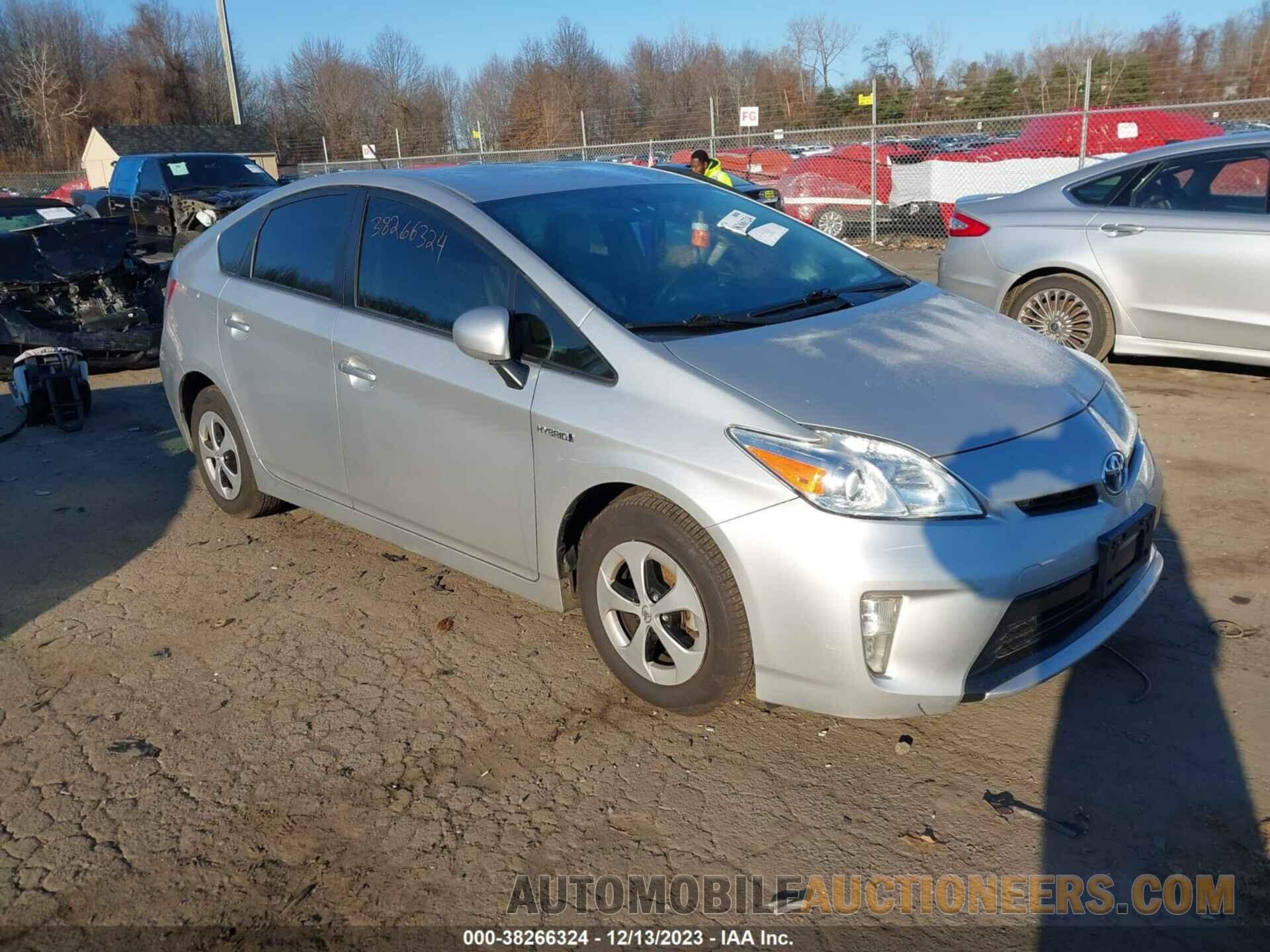 JTDKN3DUXF1994684 TOYOTA PRIUS 2015