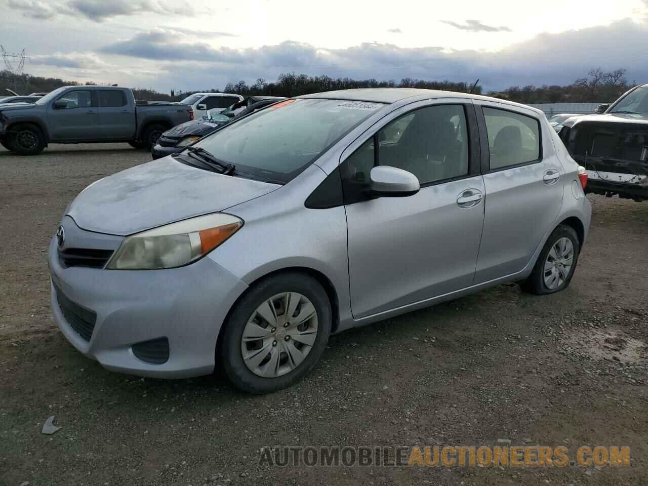 JTDKTUD31DD544727 TOYOTA YARIS 2013