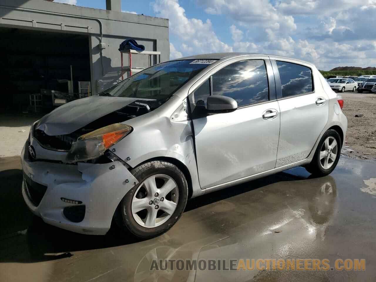 JTDKTUD36DD546442 TOYOTA YARIS 2013