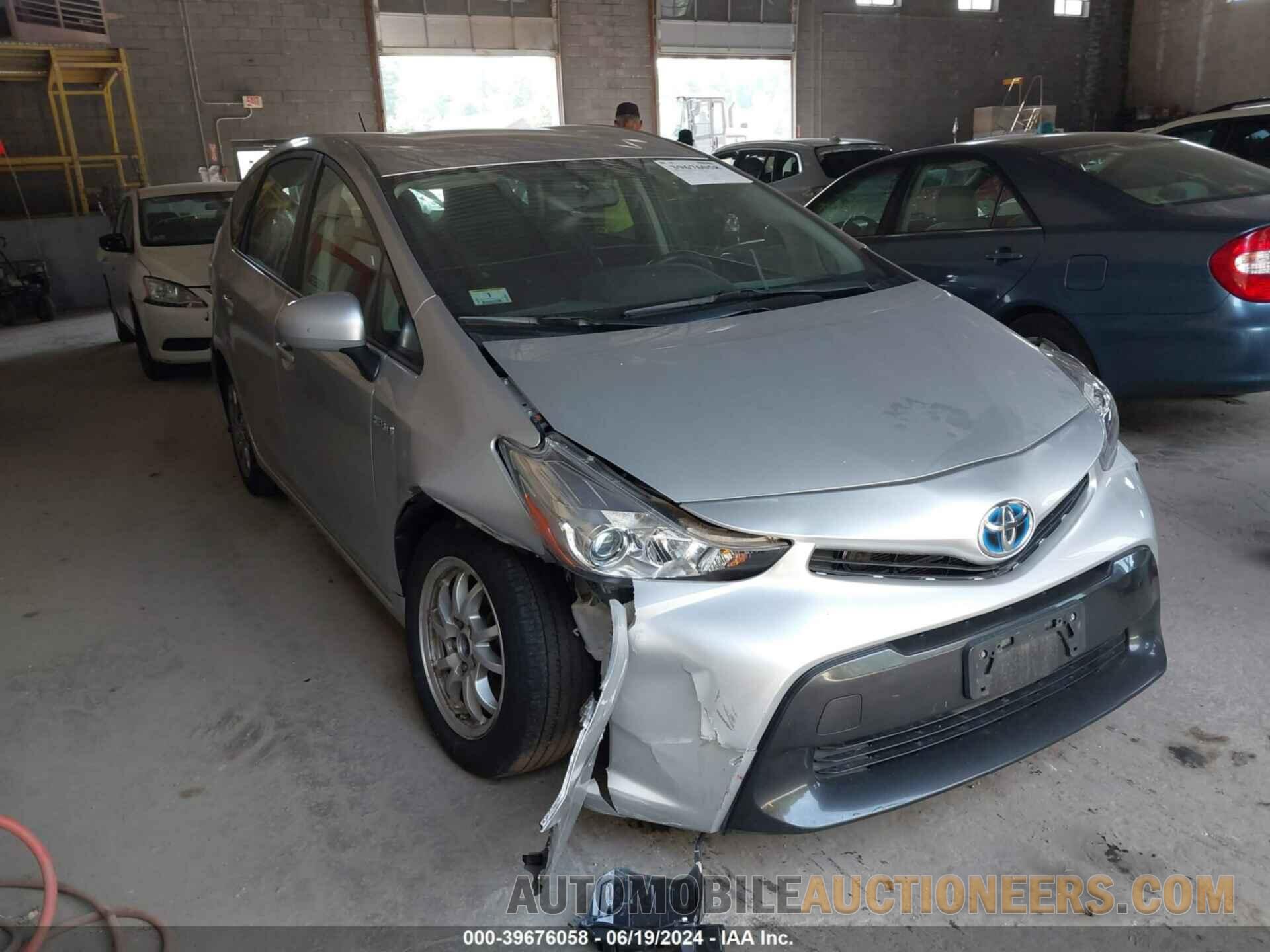 JTDZN3EU3FJ018467 TOYOTA PRIUS V 2015