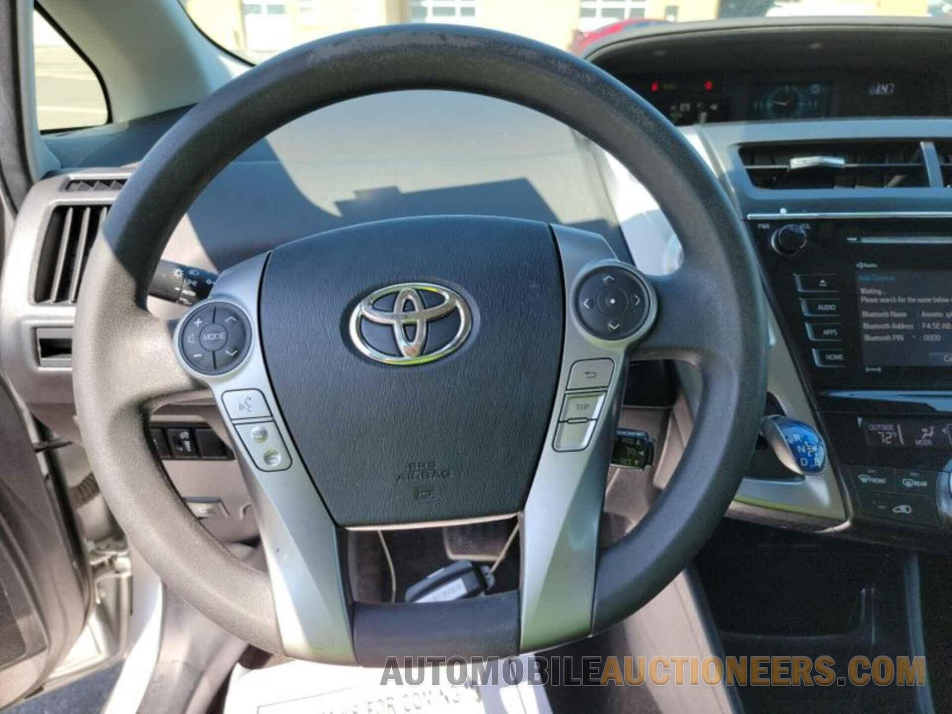 JTDZN3EU3HJ064917 TOYOTA PRIUS V 2017