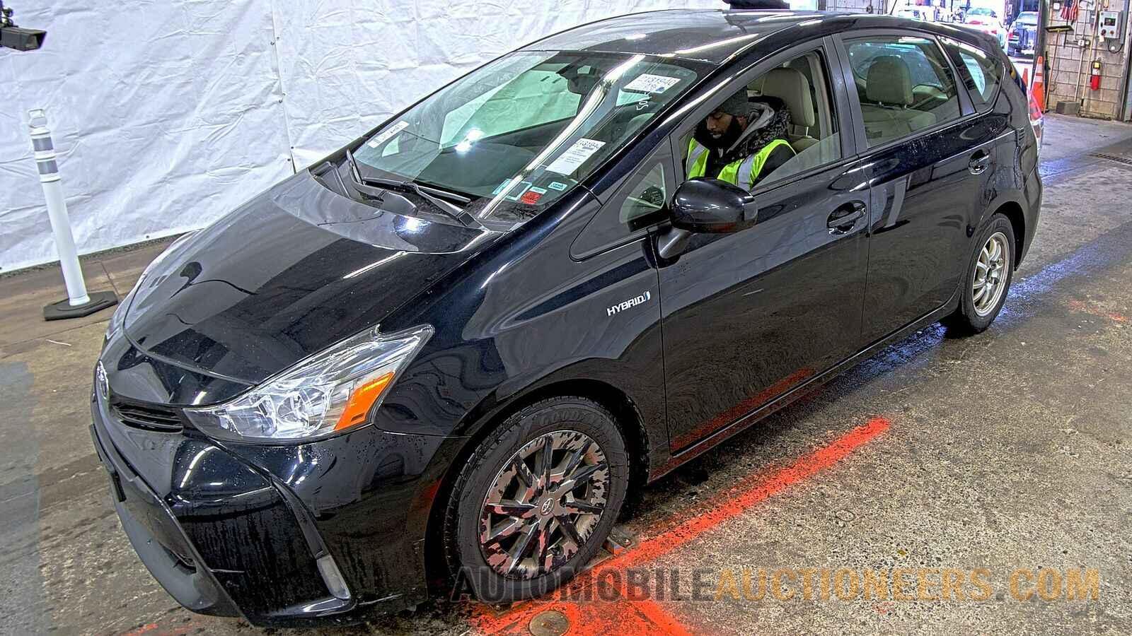 JTDZN3EU5FJ020429 Toyota Prius v 2015