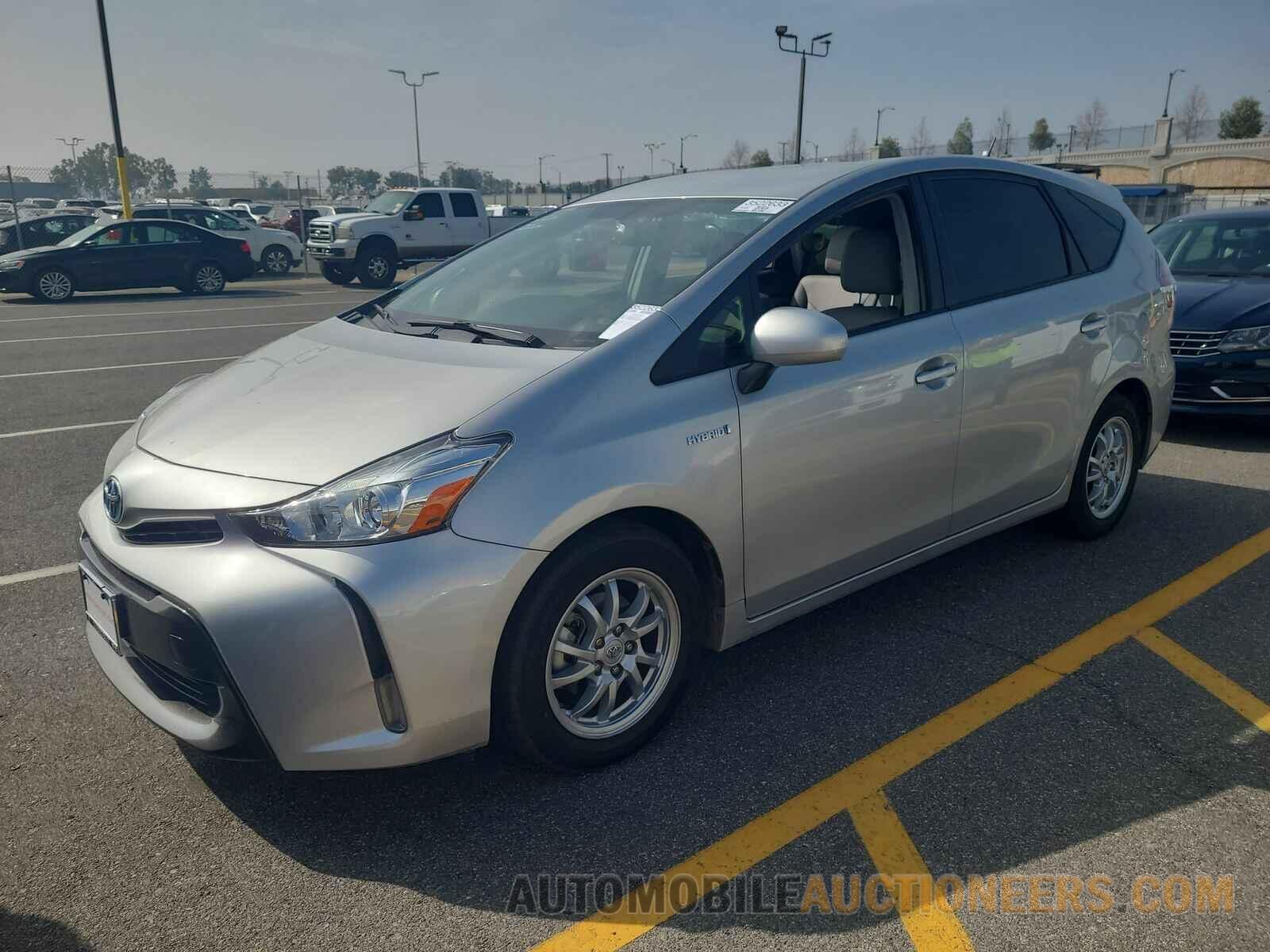 JTDZN3EUXFJ038893 Toyota Prius v 2015