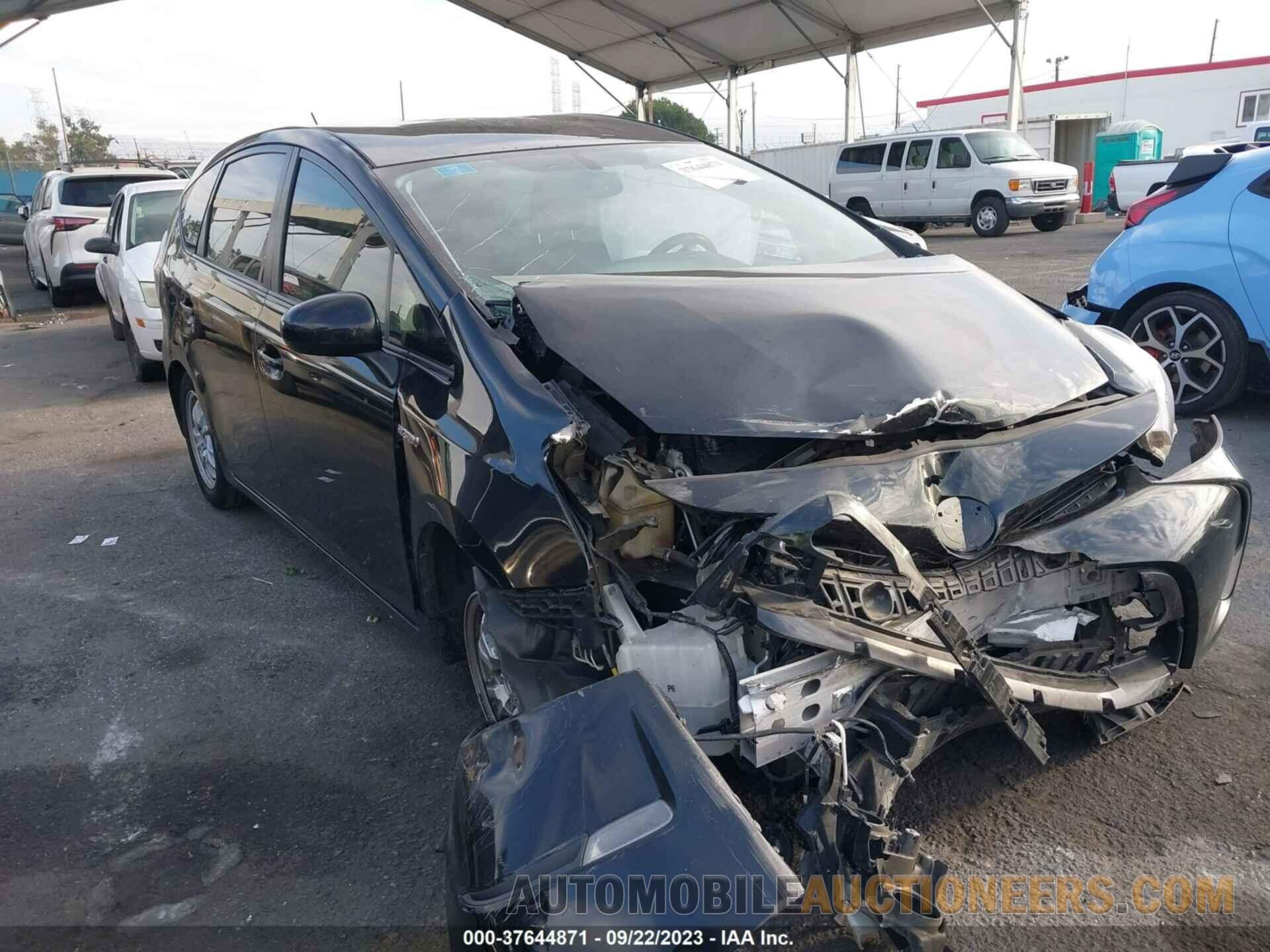 JTDZN3EUXHJ055647 TOYOTA PRIUS V 2017