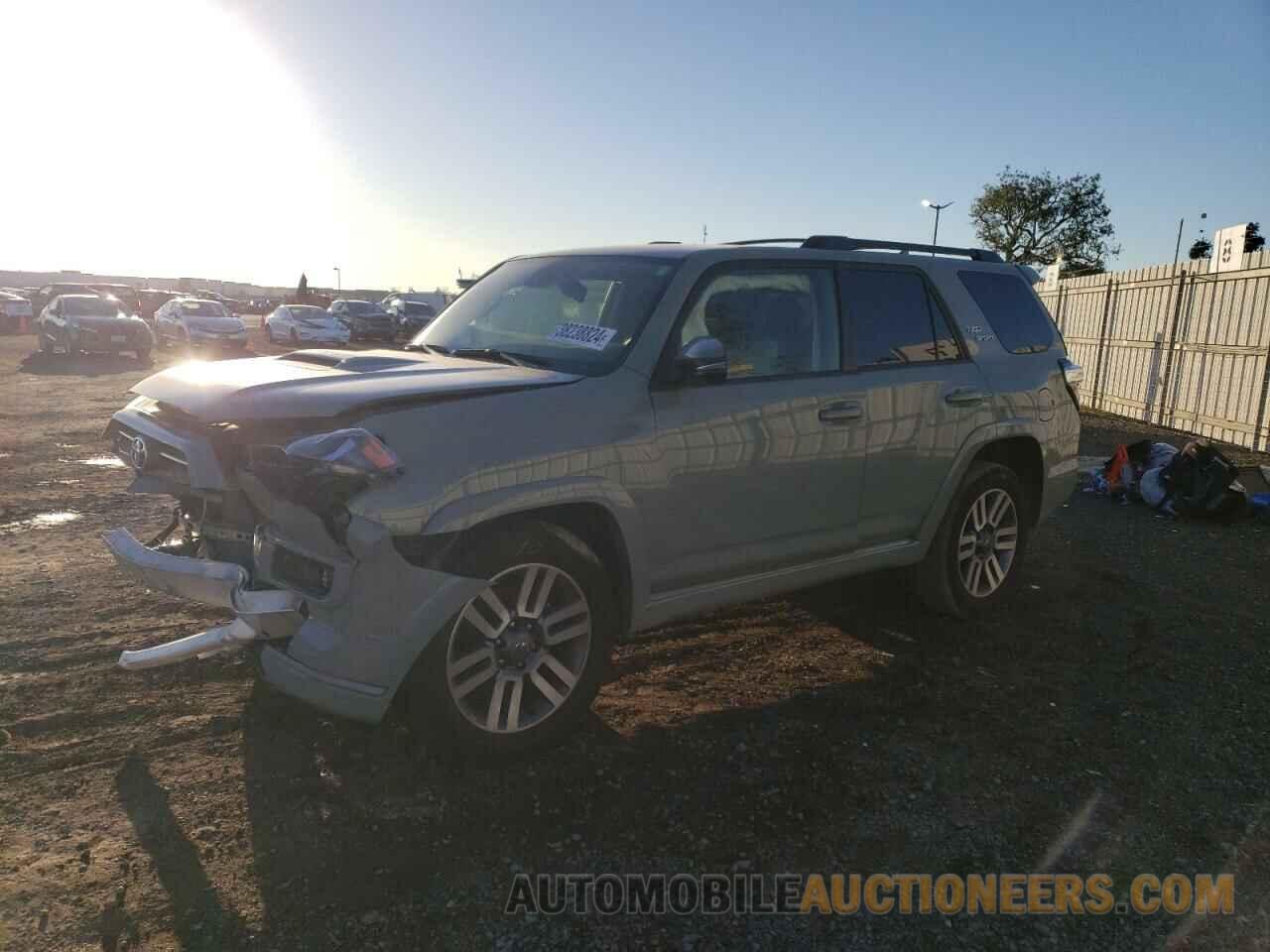 JTEAU5JR5N5263819 TOYOTA 4RUNNER 2022