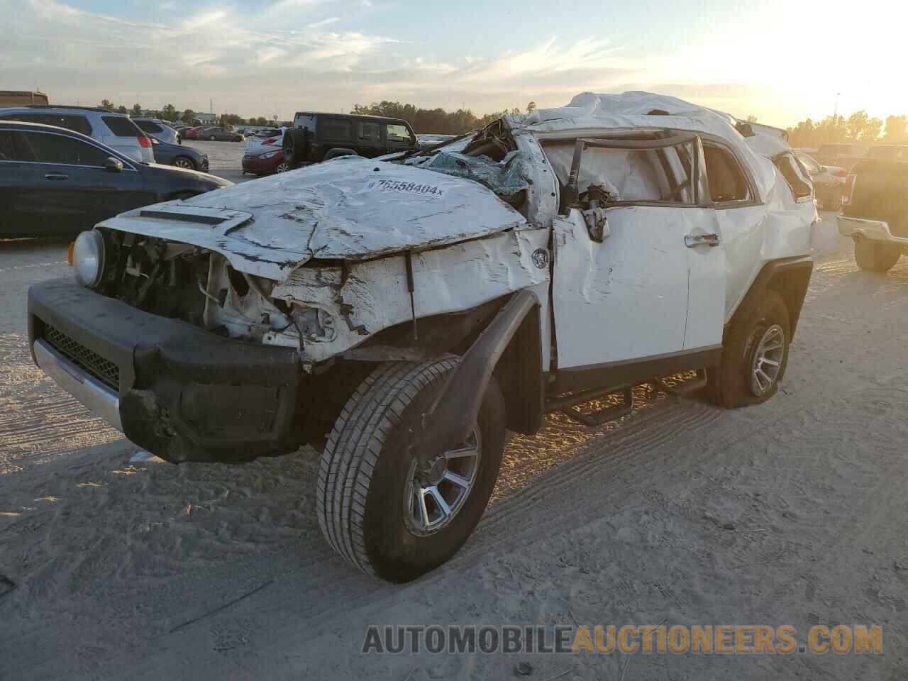 JTEBU4BF4DK158210 TOYOTA FJ CRUISER 2013