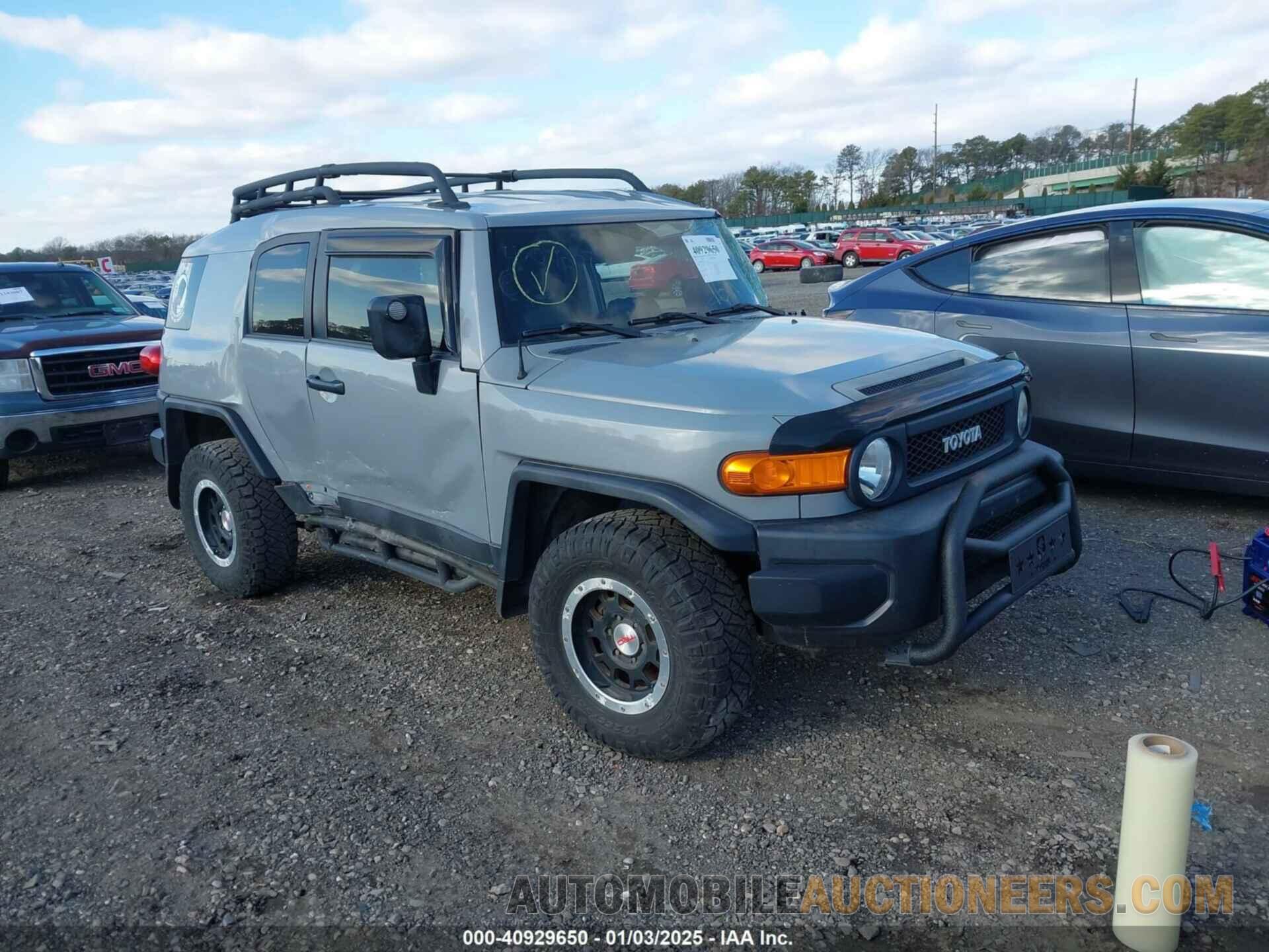 JTEBU4BF9DK161104 TOYOTA FJ CRUISER 2013