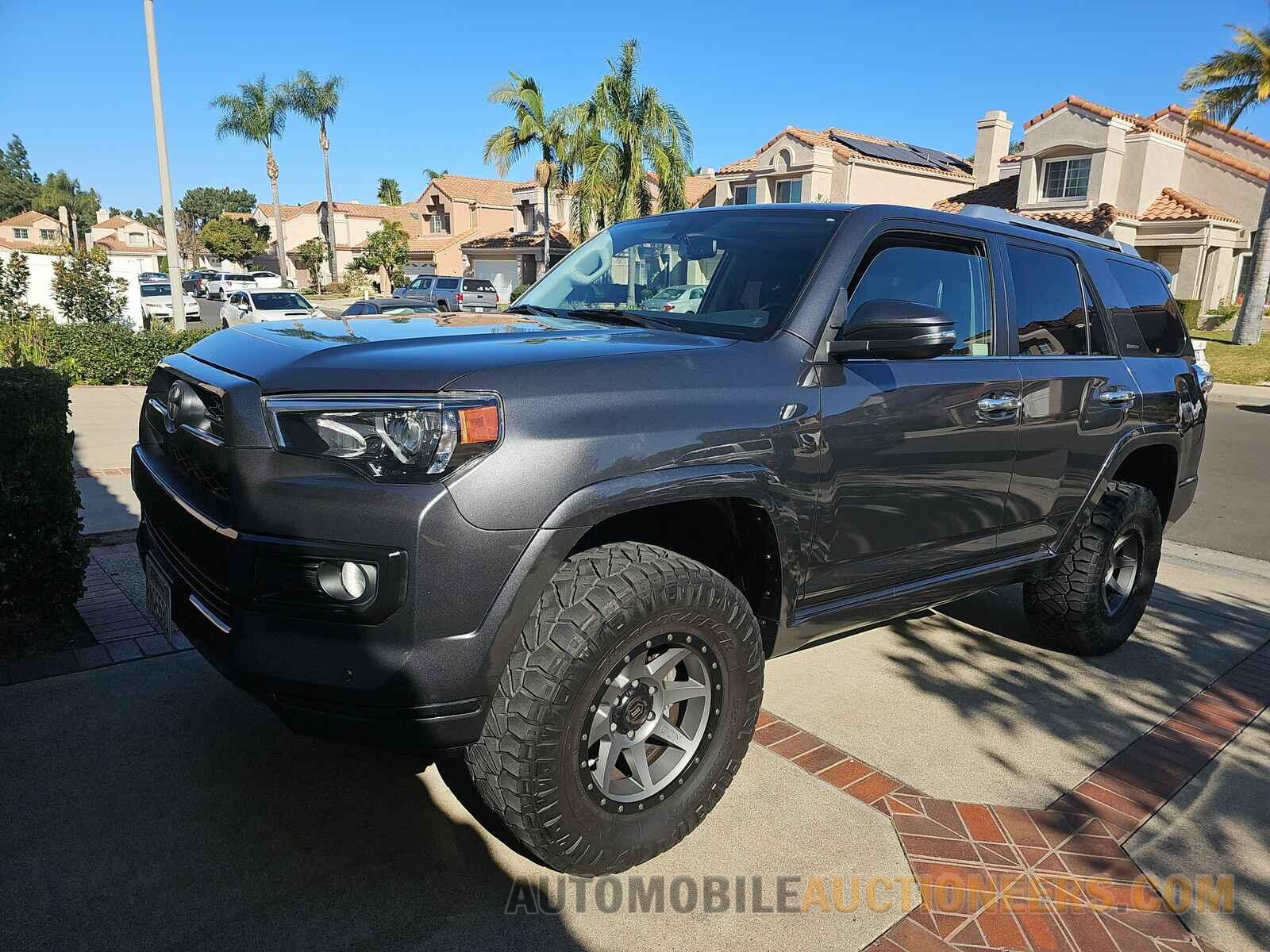 JTEBU5JR1G5323621 Toyota 4Runner 2016