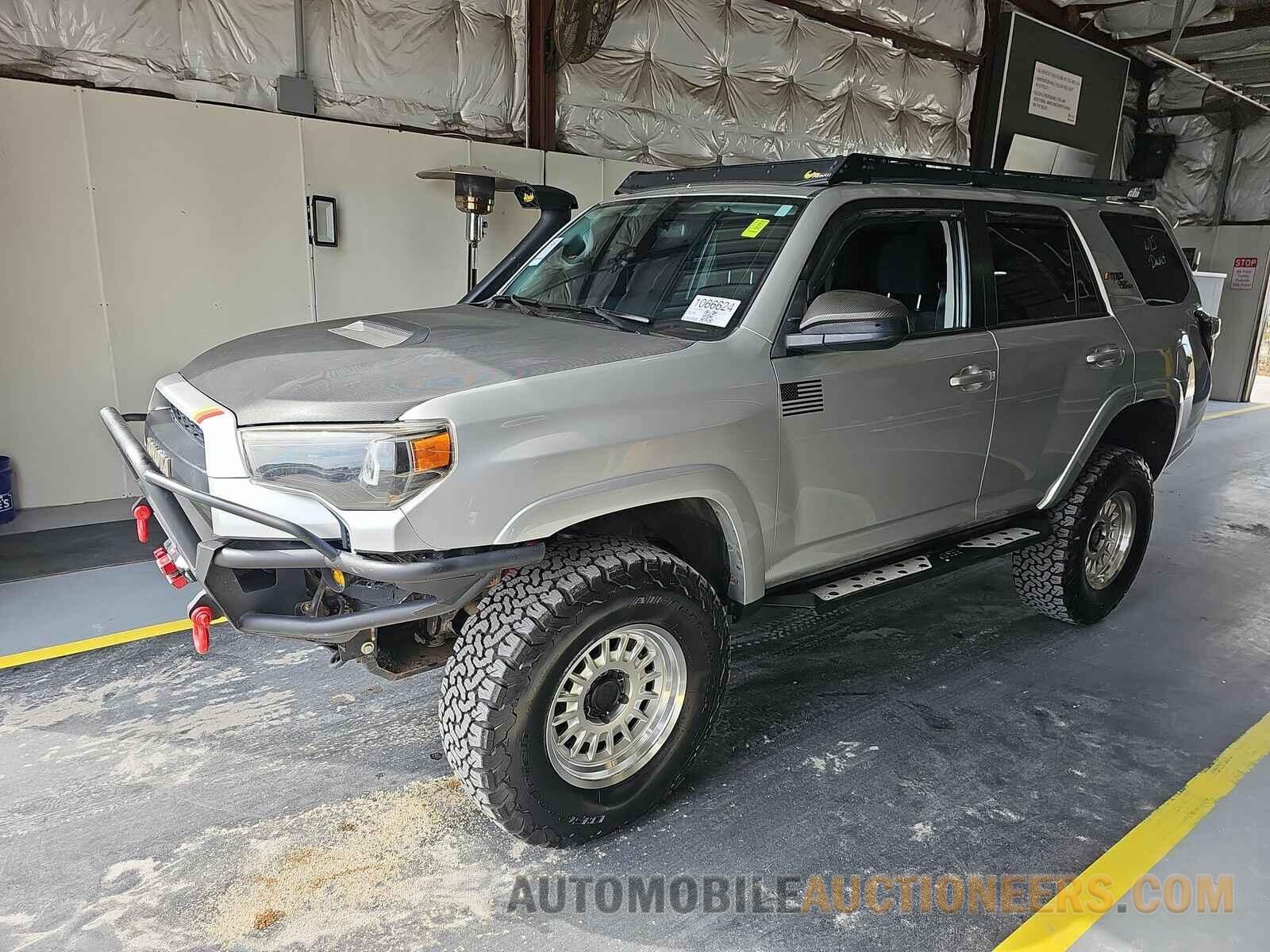 JTEBU5JR1H5448992 Toyota 4Runner 2017