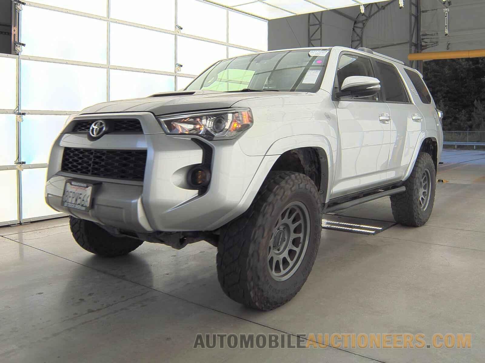 JTEBU5JR1J5573402 Toyota 4Runner 2018