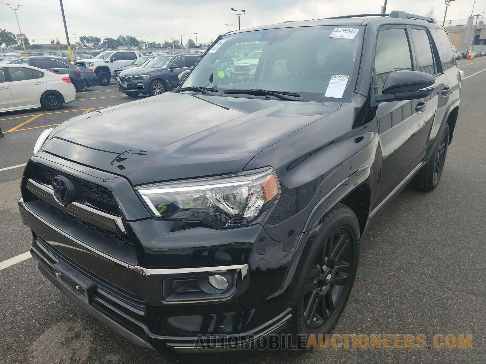 JTEBU5JR1K5682069 Toyota 4Runner 2019