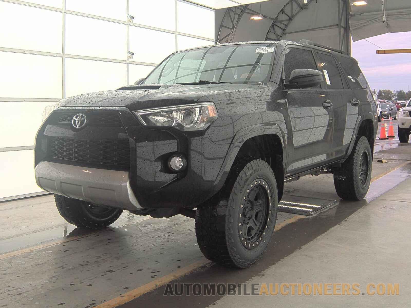 JTEBU5JR2K5633866 Toyota 4Runner 2019