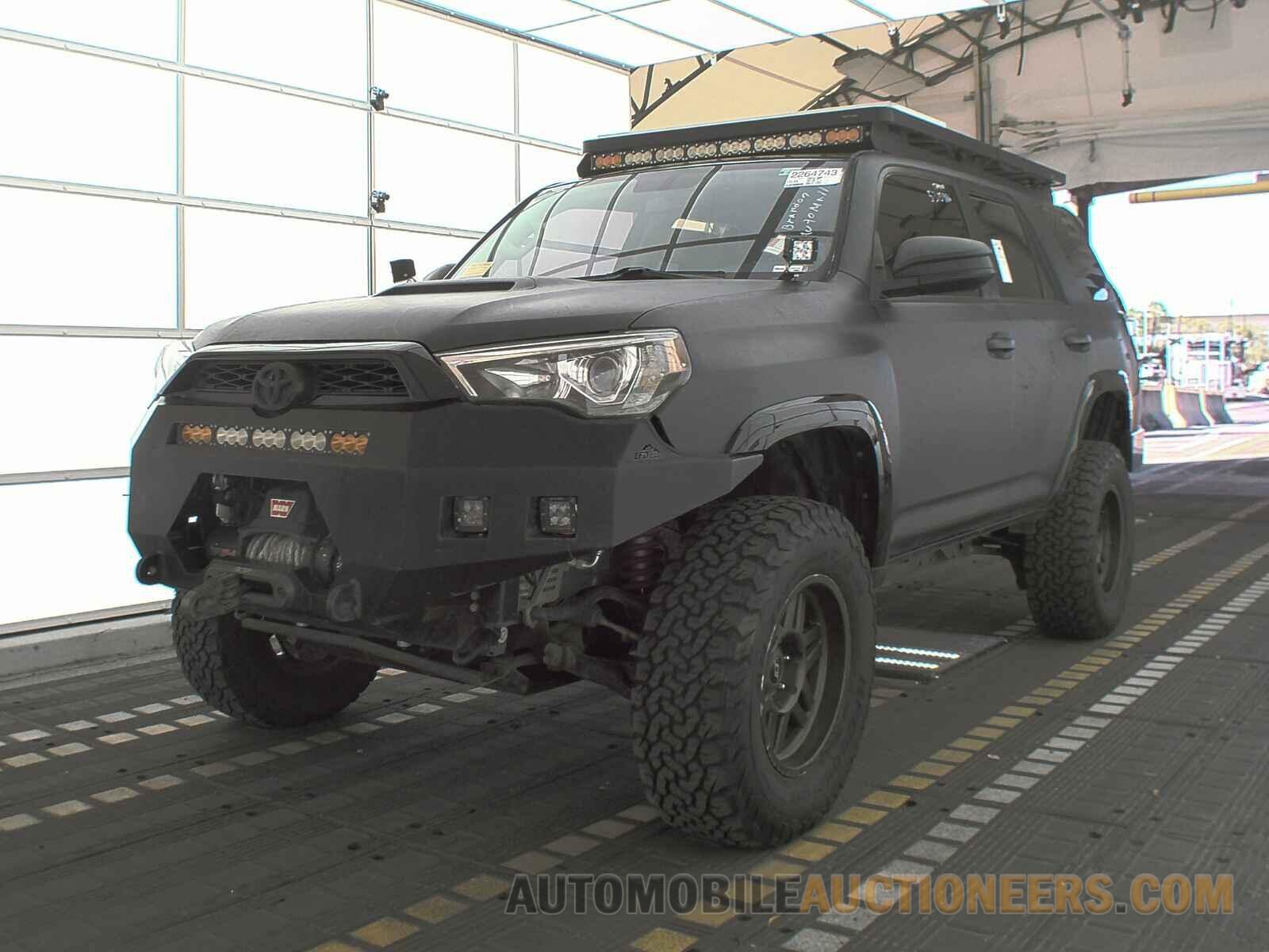 JTEBU5JR4J5579808 Toyota 4Runner 2018