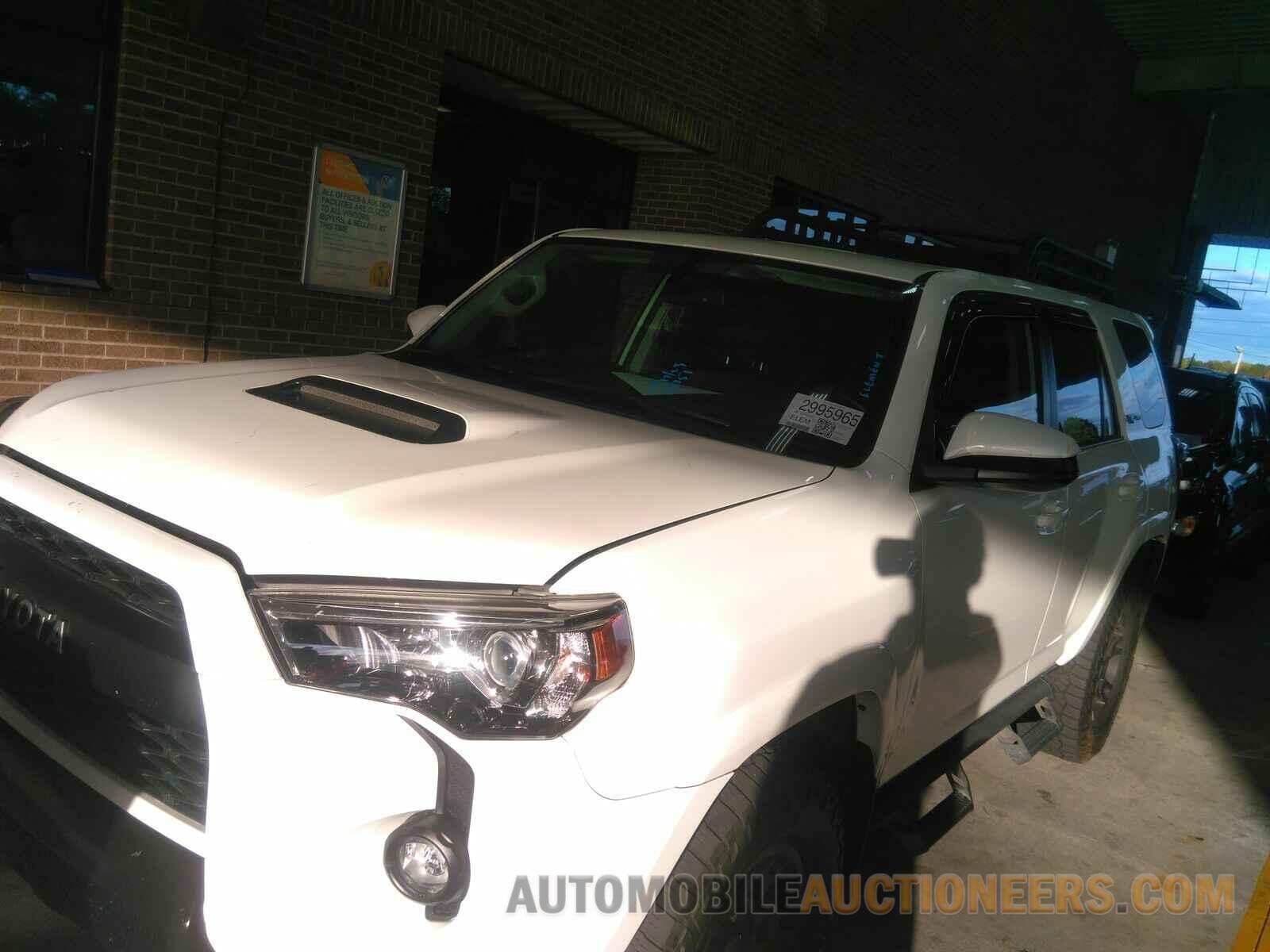 JTEBU5JR4K5660664 Toyota 4Runner 2019