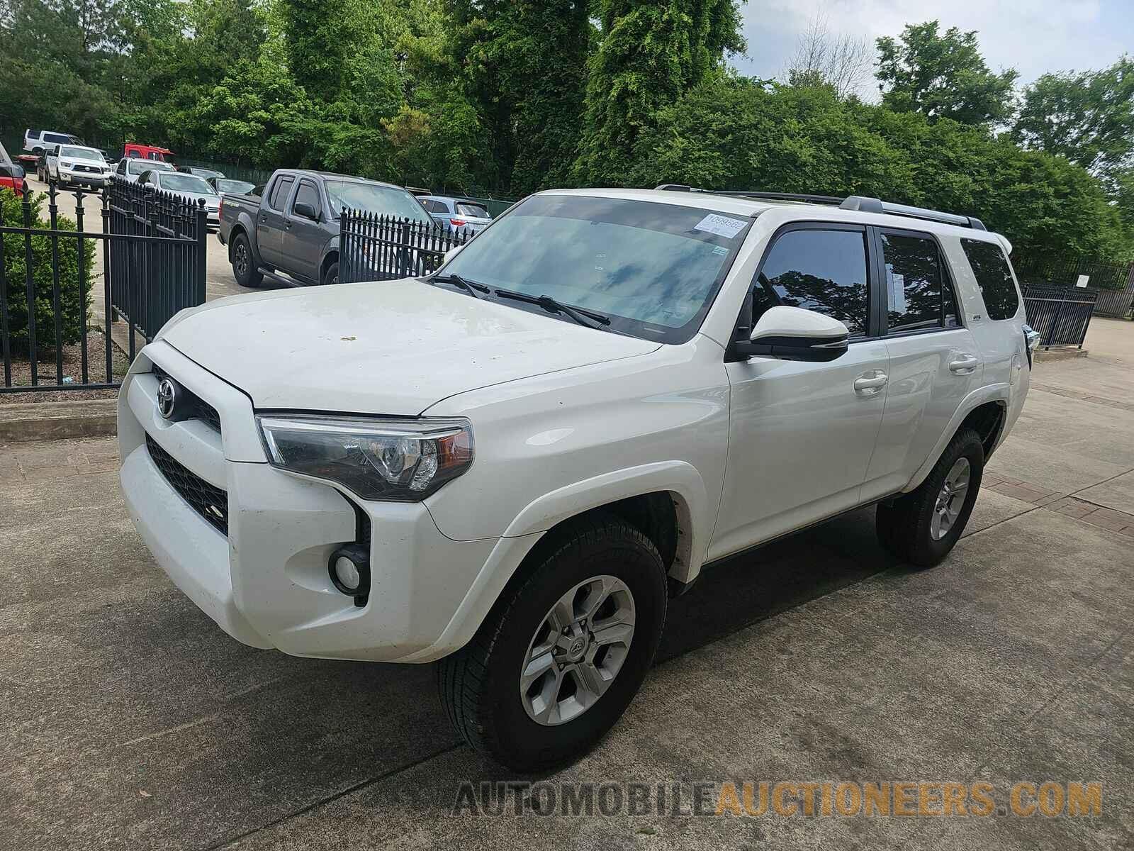 JTEBU5JR5K5682463 Toyota 4Runner SR5 2019