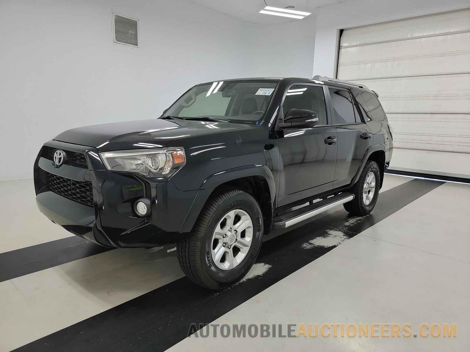 JTEBU5JR6J5561570 Toyota 4Runner SR5 2018