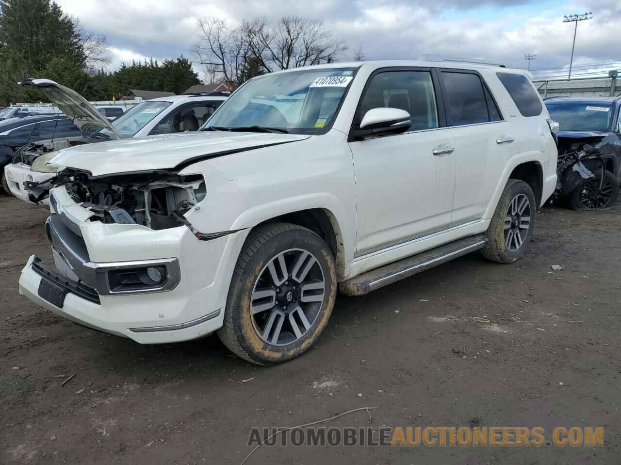 JTEBU5JR8J5555561 TOYOTA 4RUNNER 2018